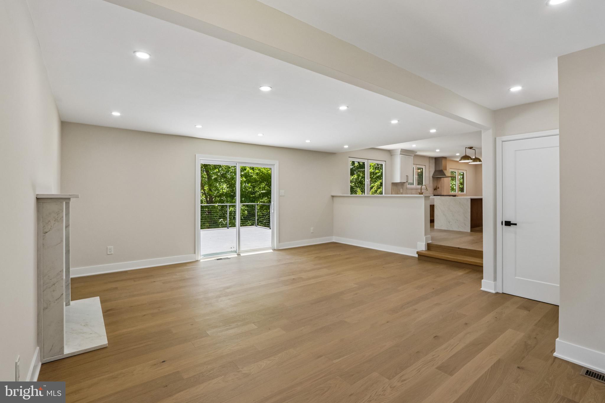 HILLCRESTSHIRE - Residential