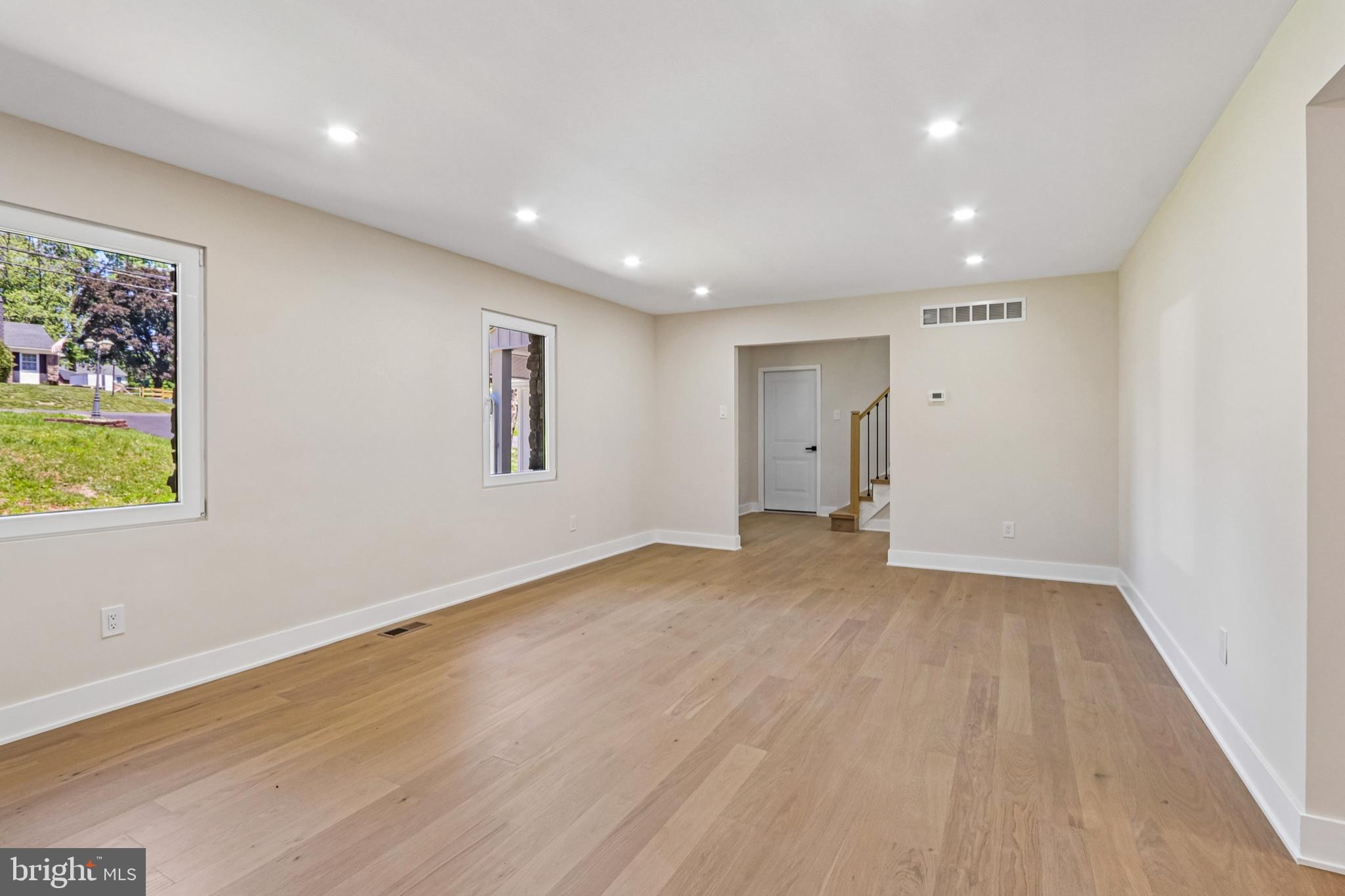 HILLCRESTSHIRE - Residential