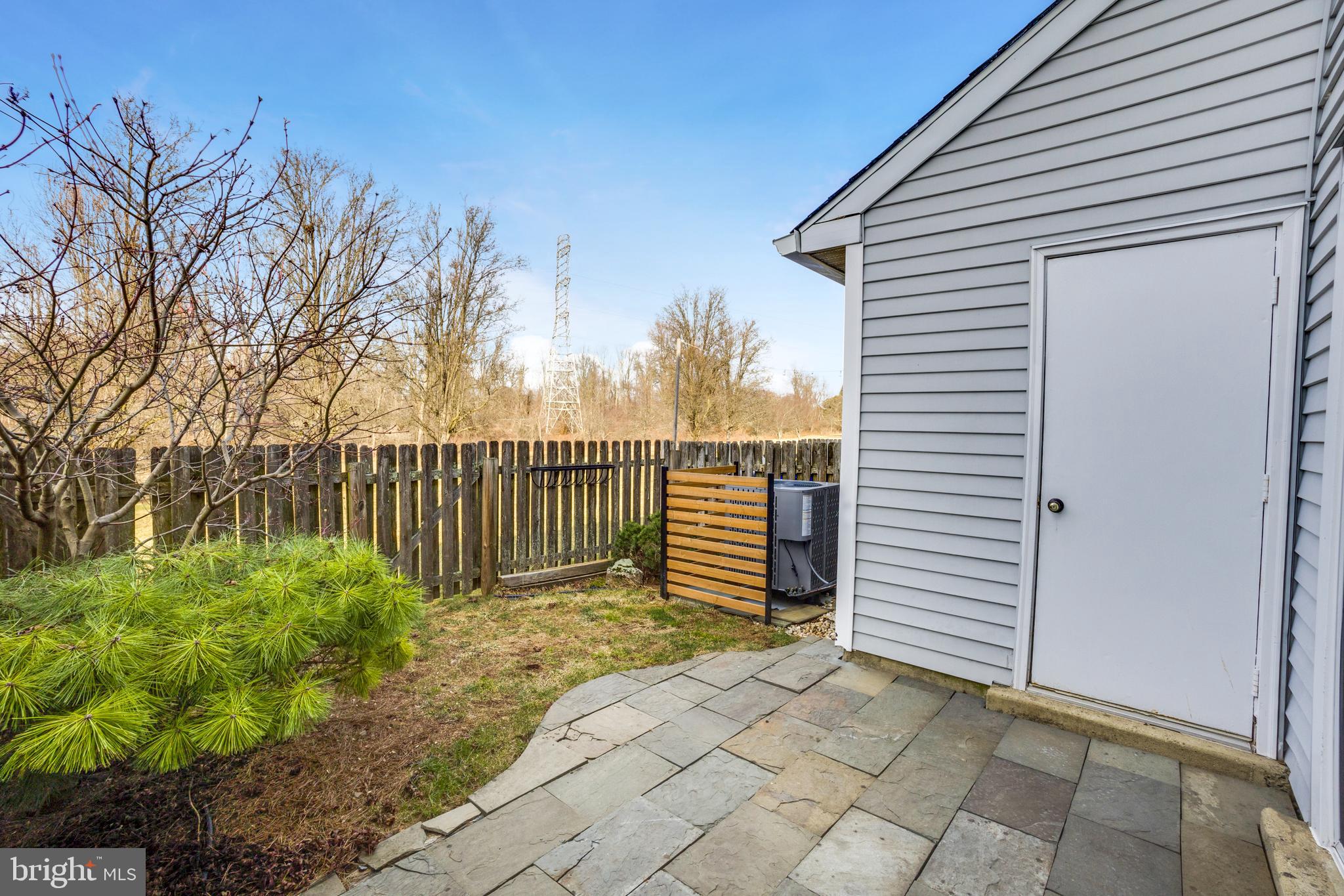 COUNTRY BEND - Residential