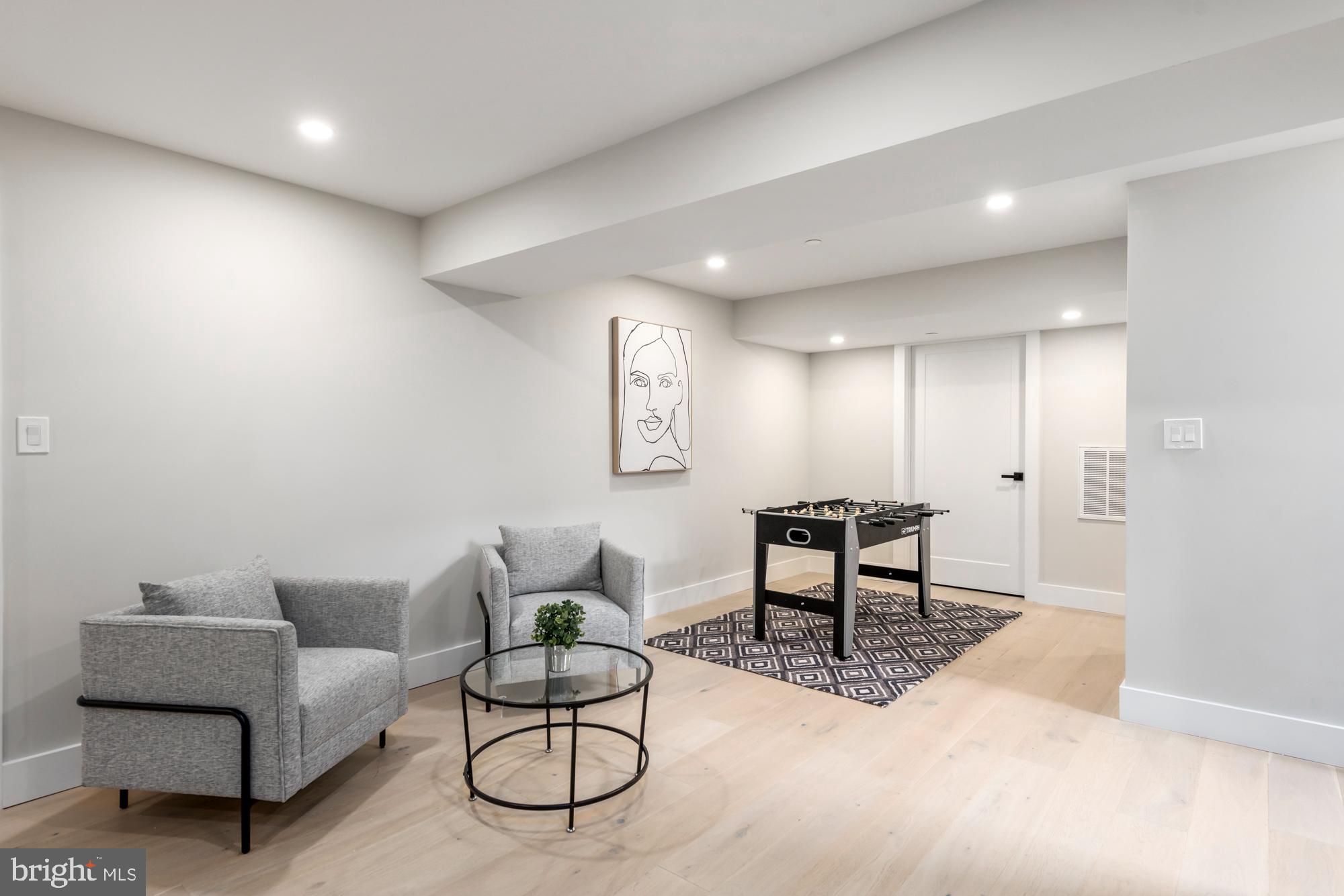 FRIENDSHIP HEIGHTS - Residential