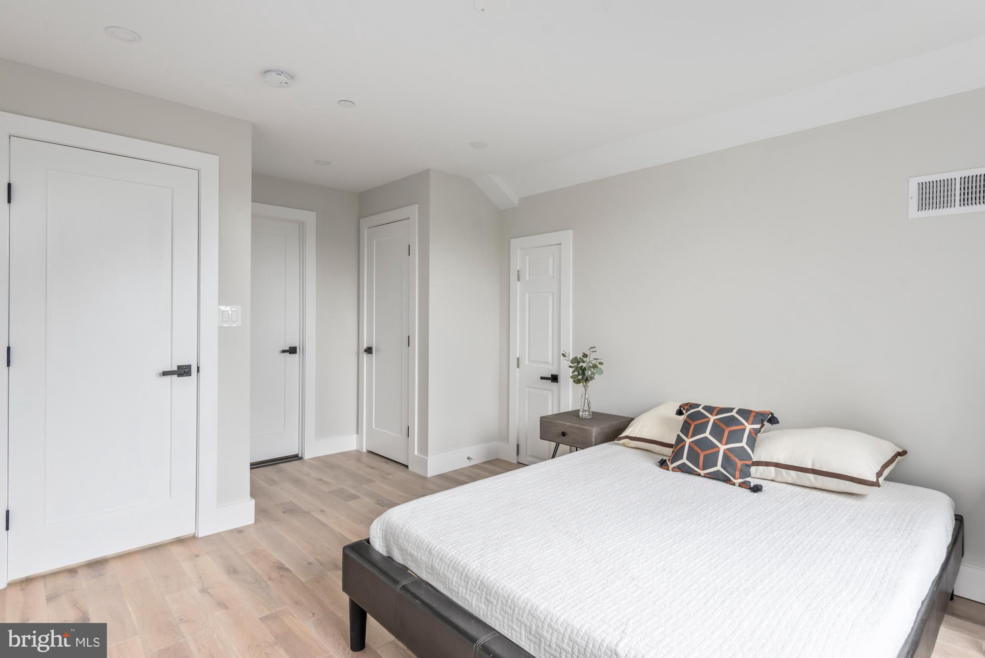 FRIENDSHIP HEIGHTS - Residential
