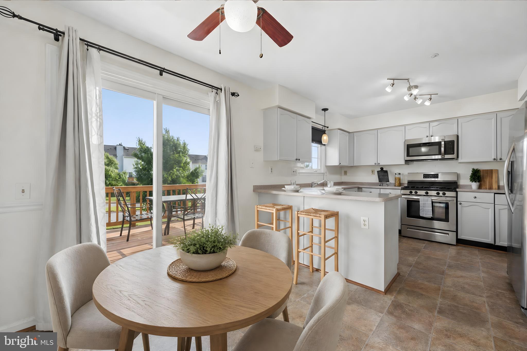 STONEBRIDGE - Residential