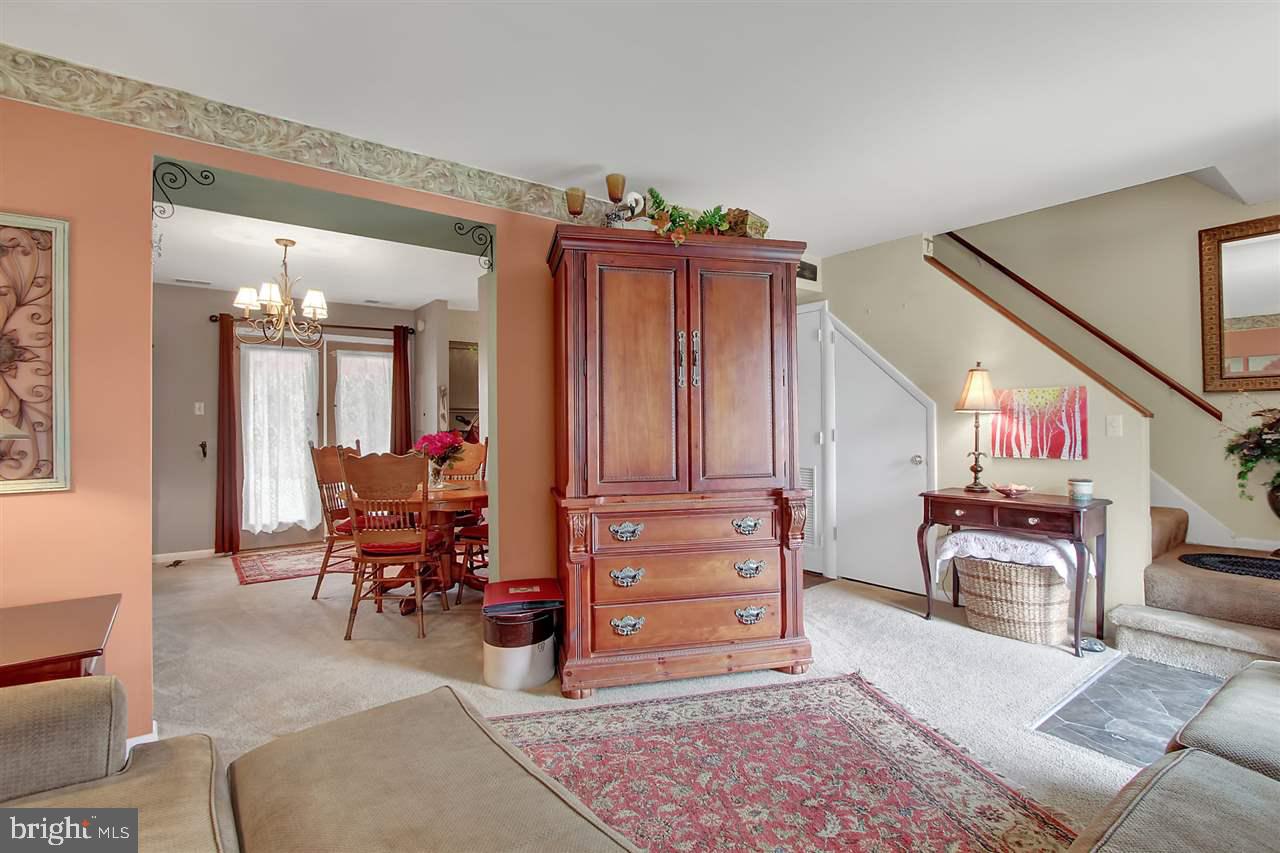 LEXINGTON WOODS - Residential