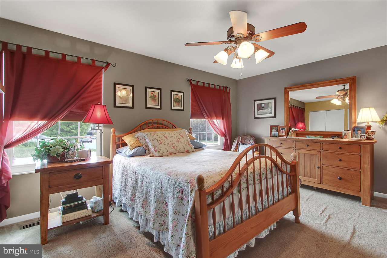 LEXINGTON WOODS - Residential