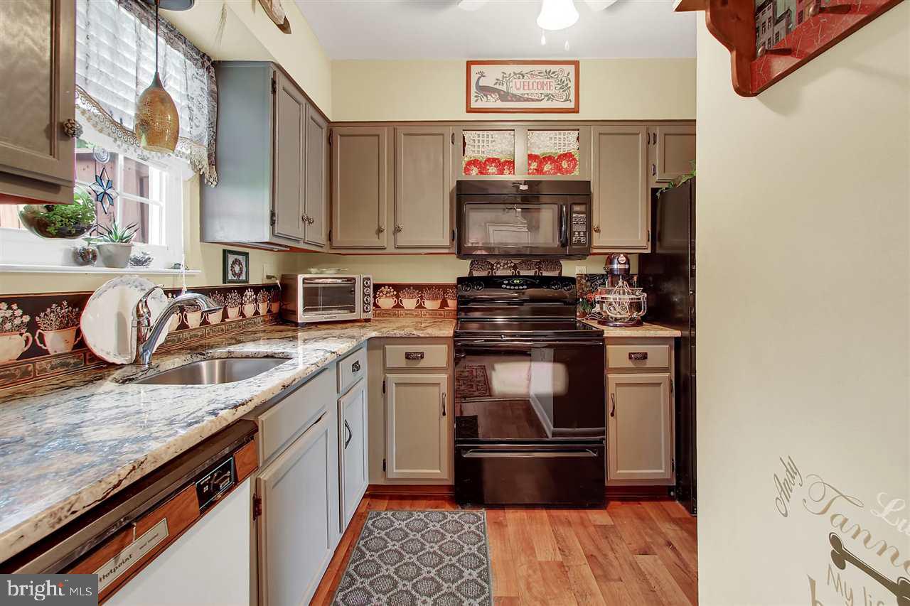 LEXINGTON WOODS - Residential