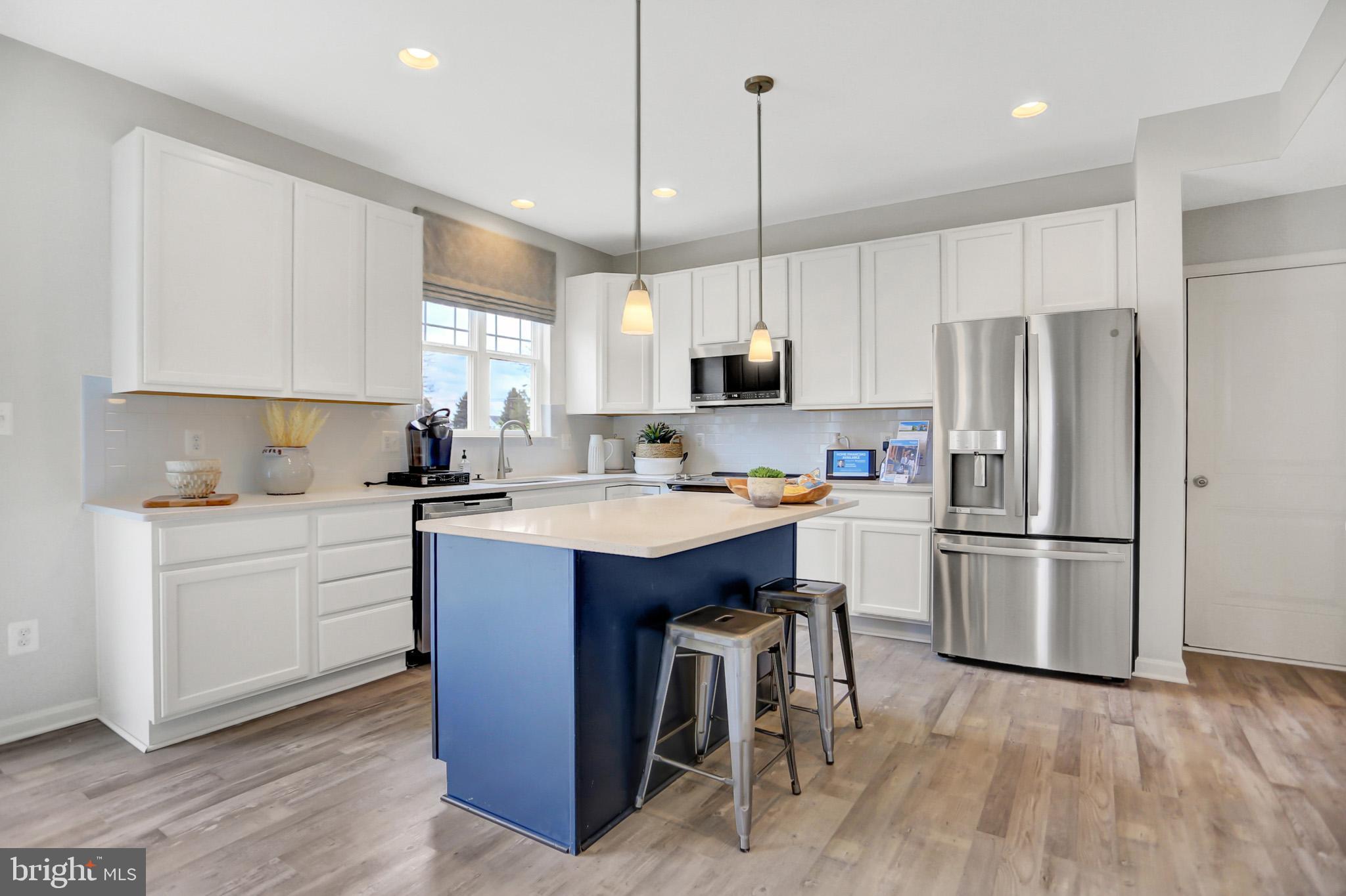THE POINTE ON HAYSTACK - Residential