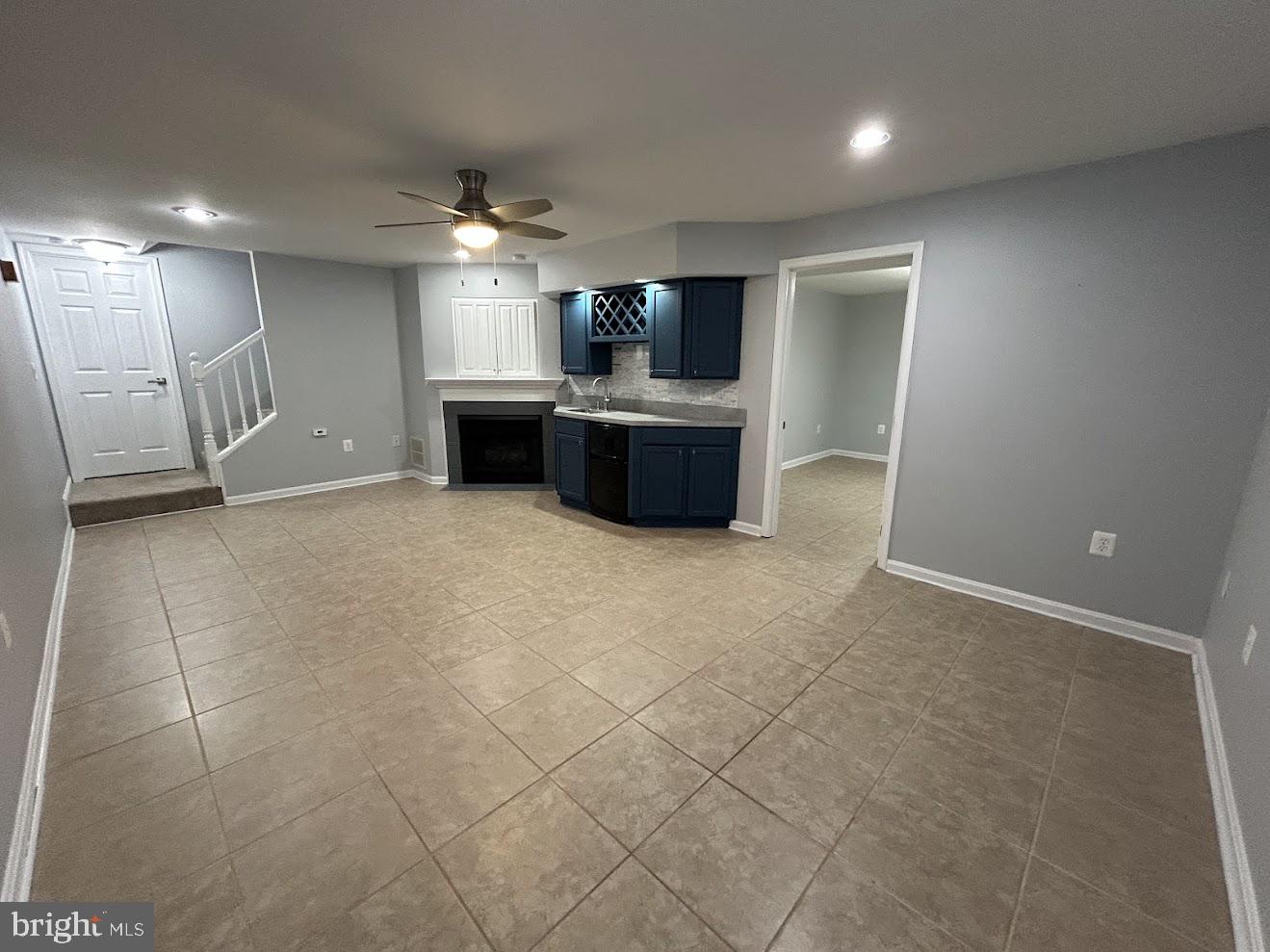 LEE'S HILL NORTH - Residential Lease