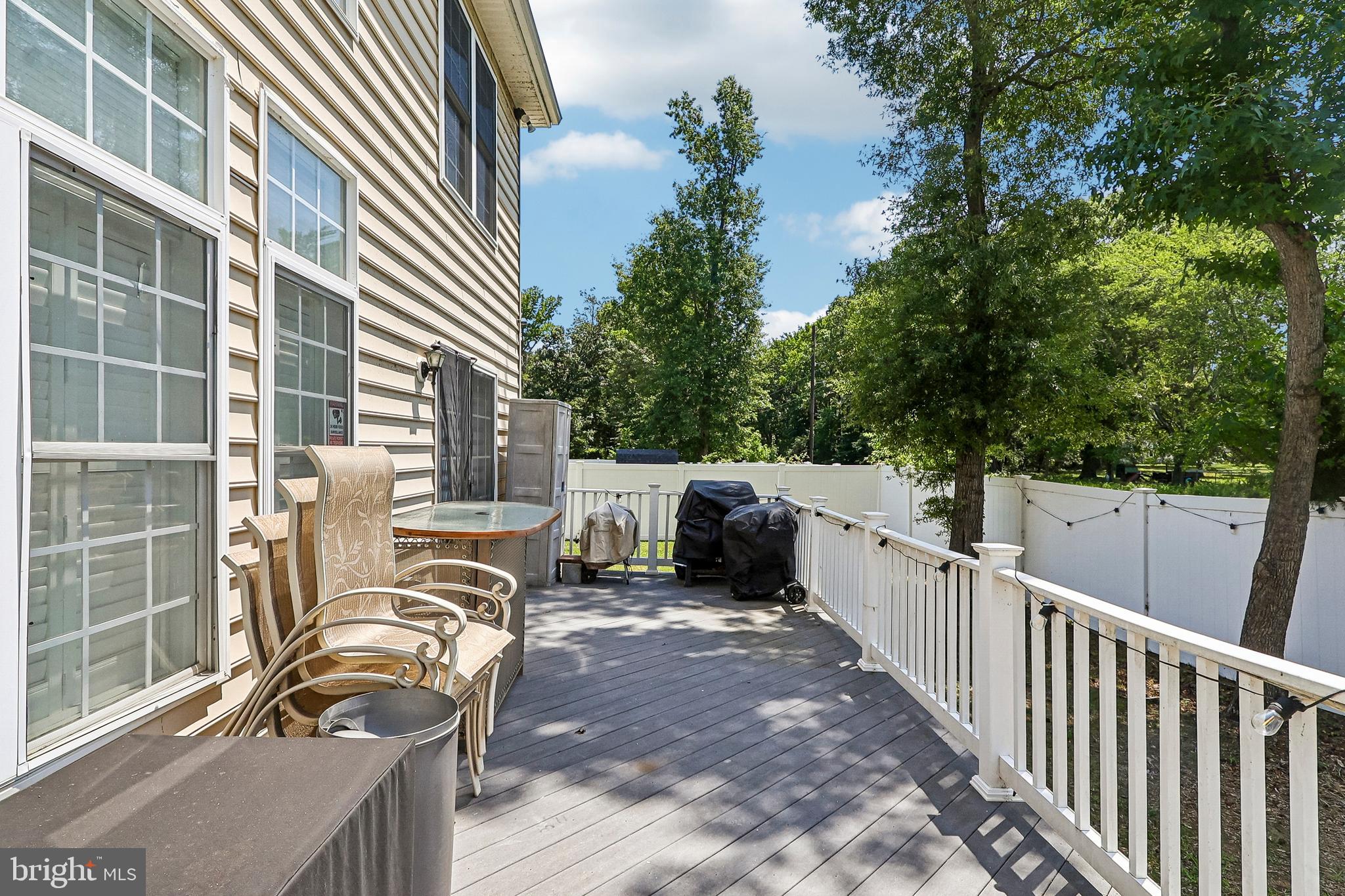 POPLAR CROSSING - Residential