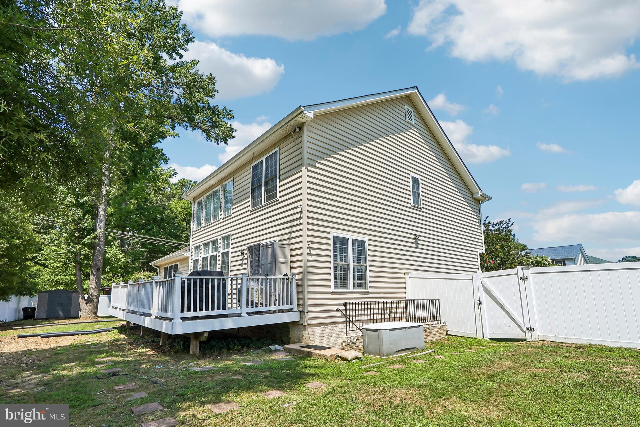 POPLAR CROSSING - Residential