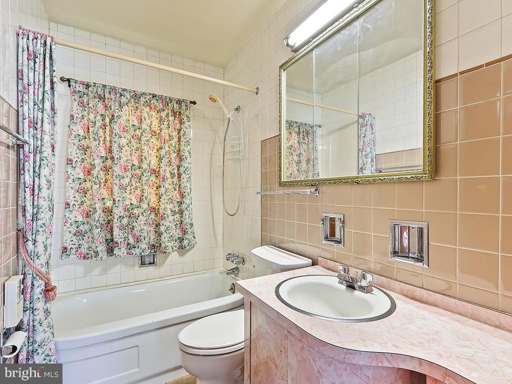 FAIRLESS HILLS - Residential