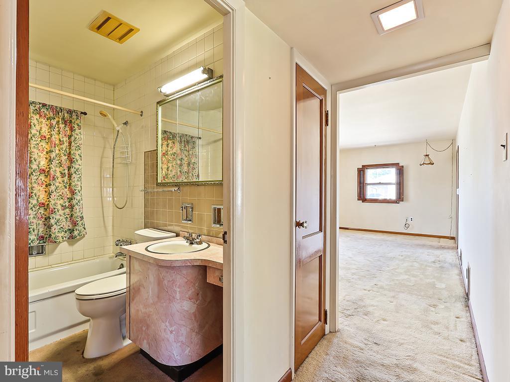 FAIRLESS HILLS - Residential