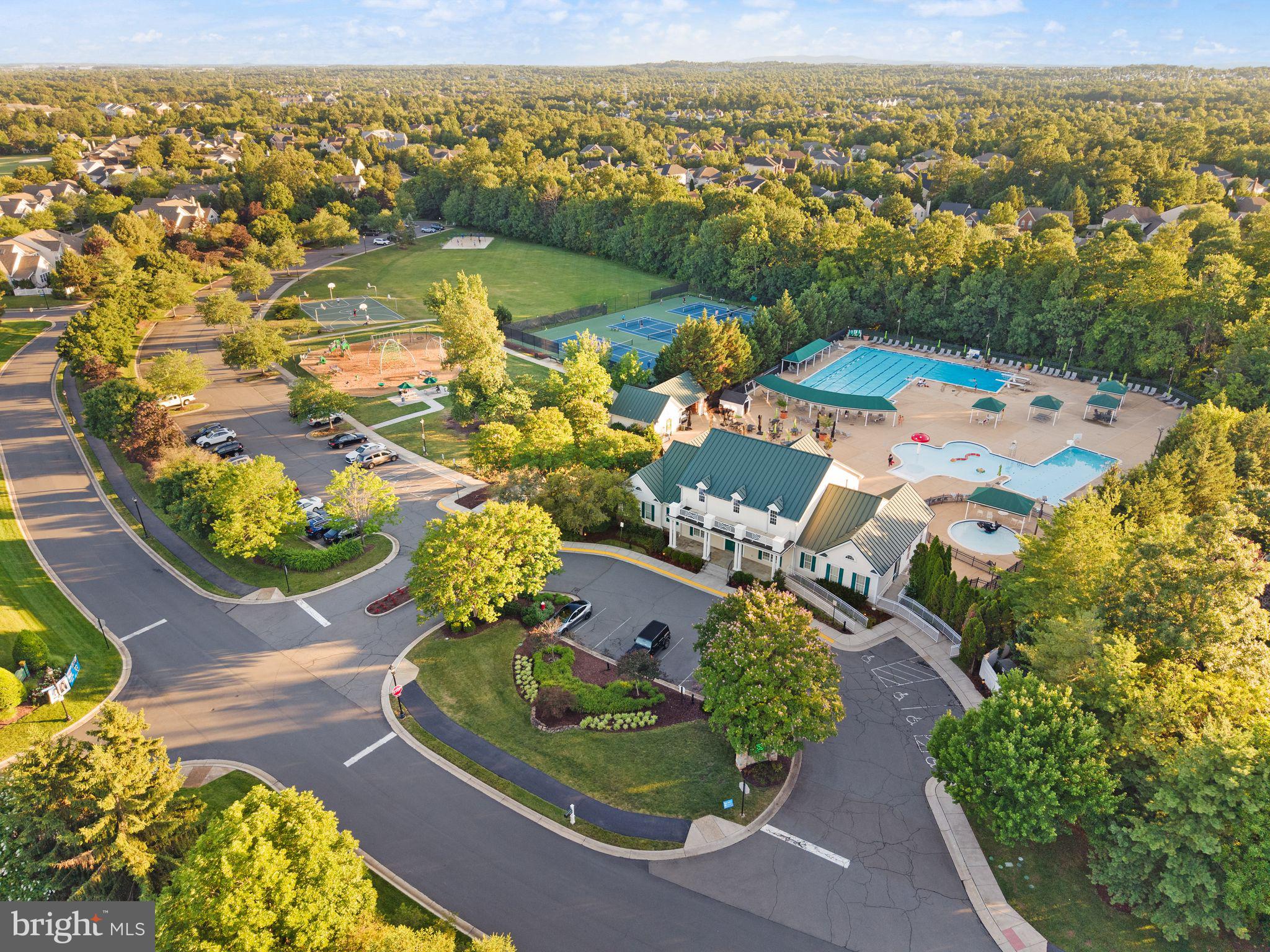 BELMONT COUNTRY CLUB - Residential