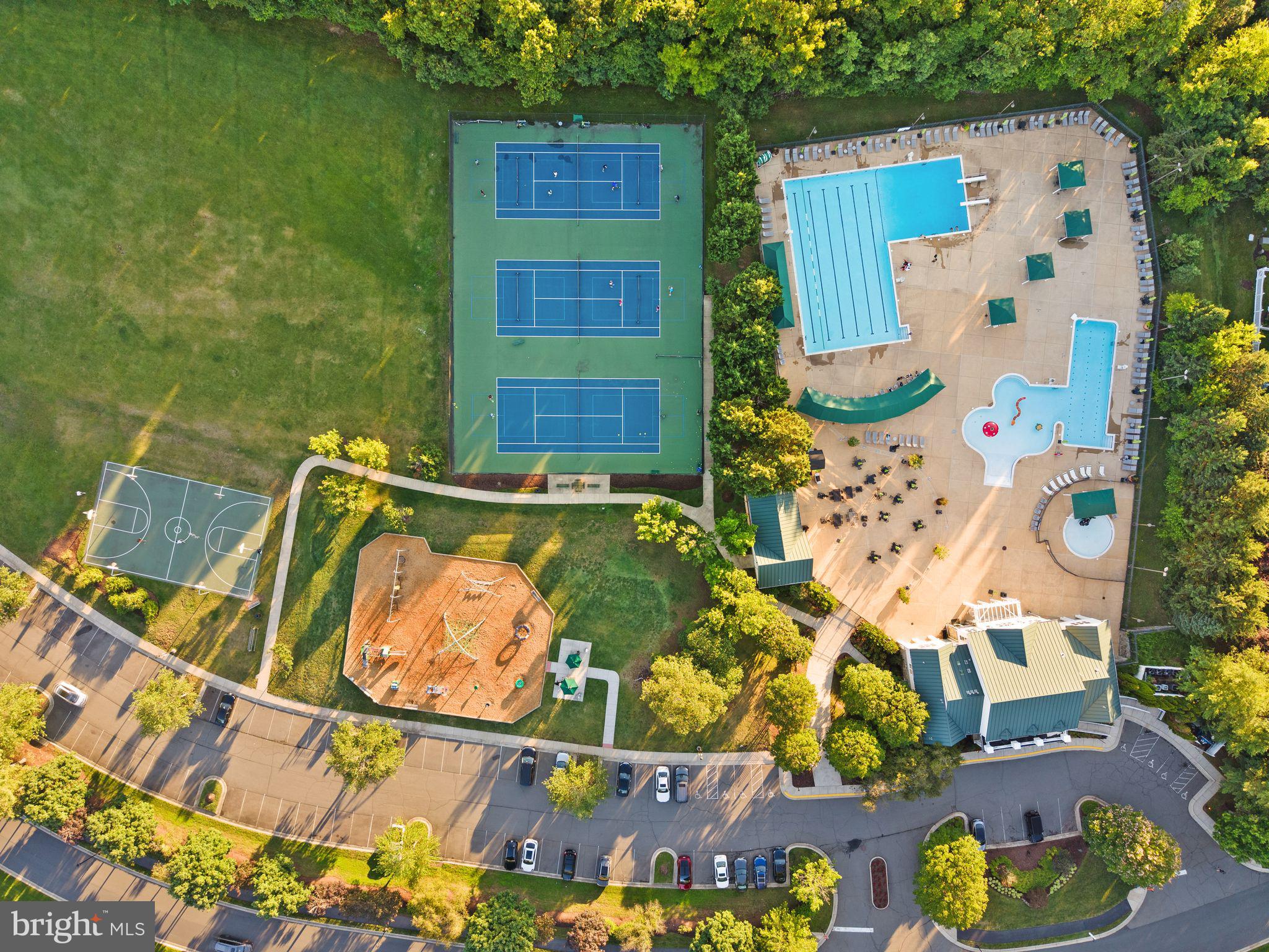 BELMONT COUNTRY CLUB - Residential