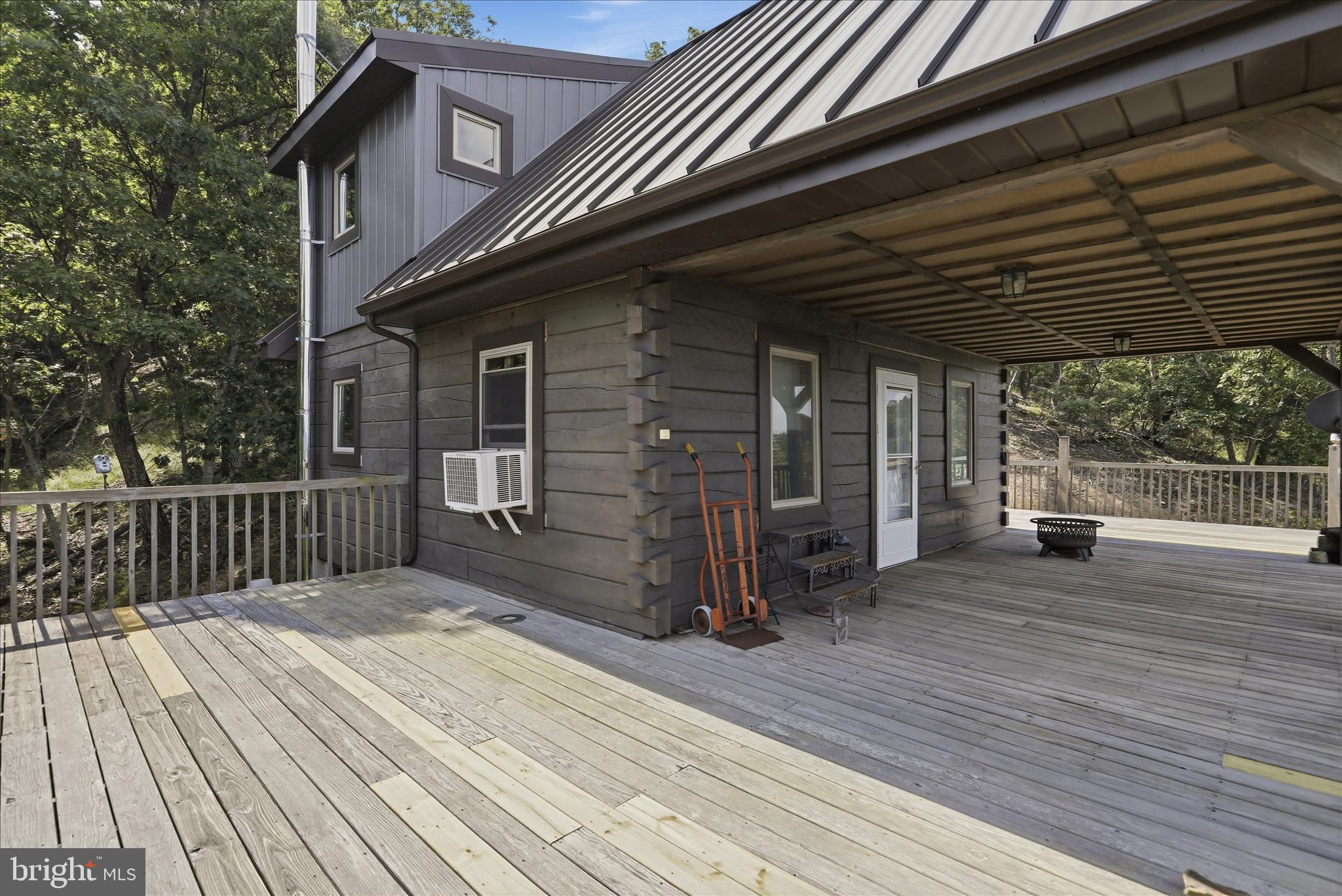 SHADOW KNOLLS - Residential