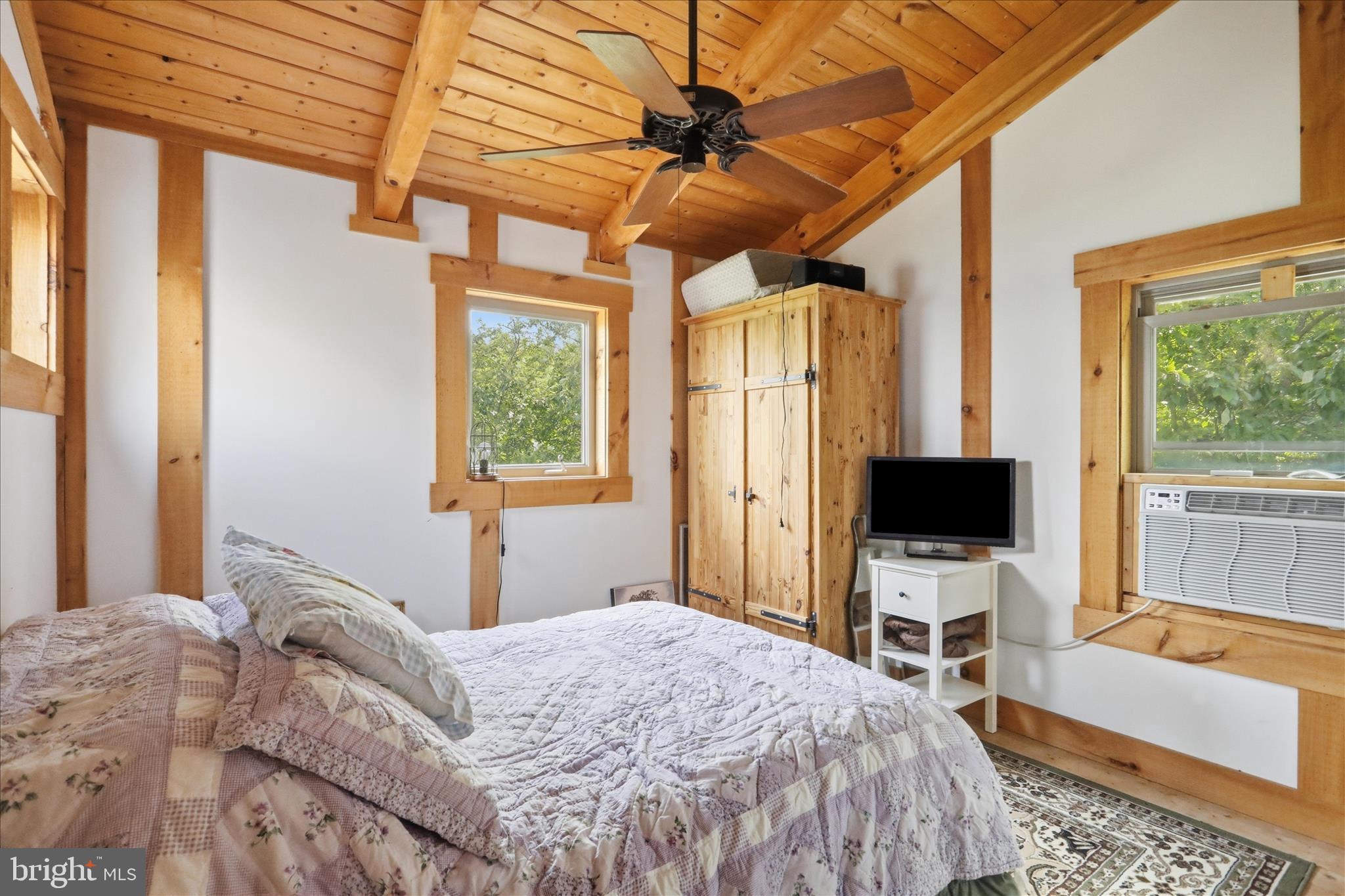 SHADOW KNOLLS - Residential