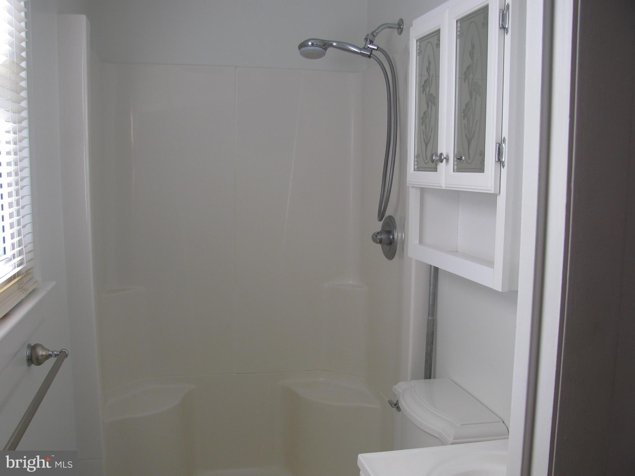 POTOMAC WOODS IND HEAD - Residential Lease