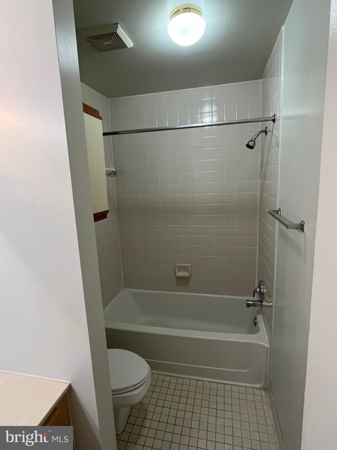 GABLES OF TUCKERMAN - Residential Lease