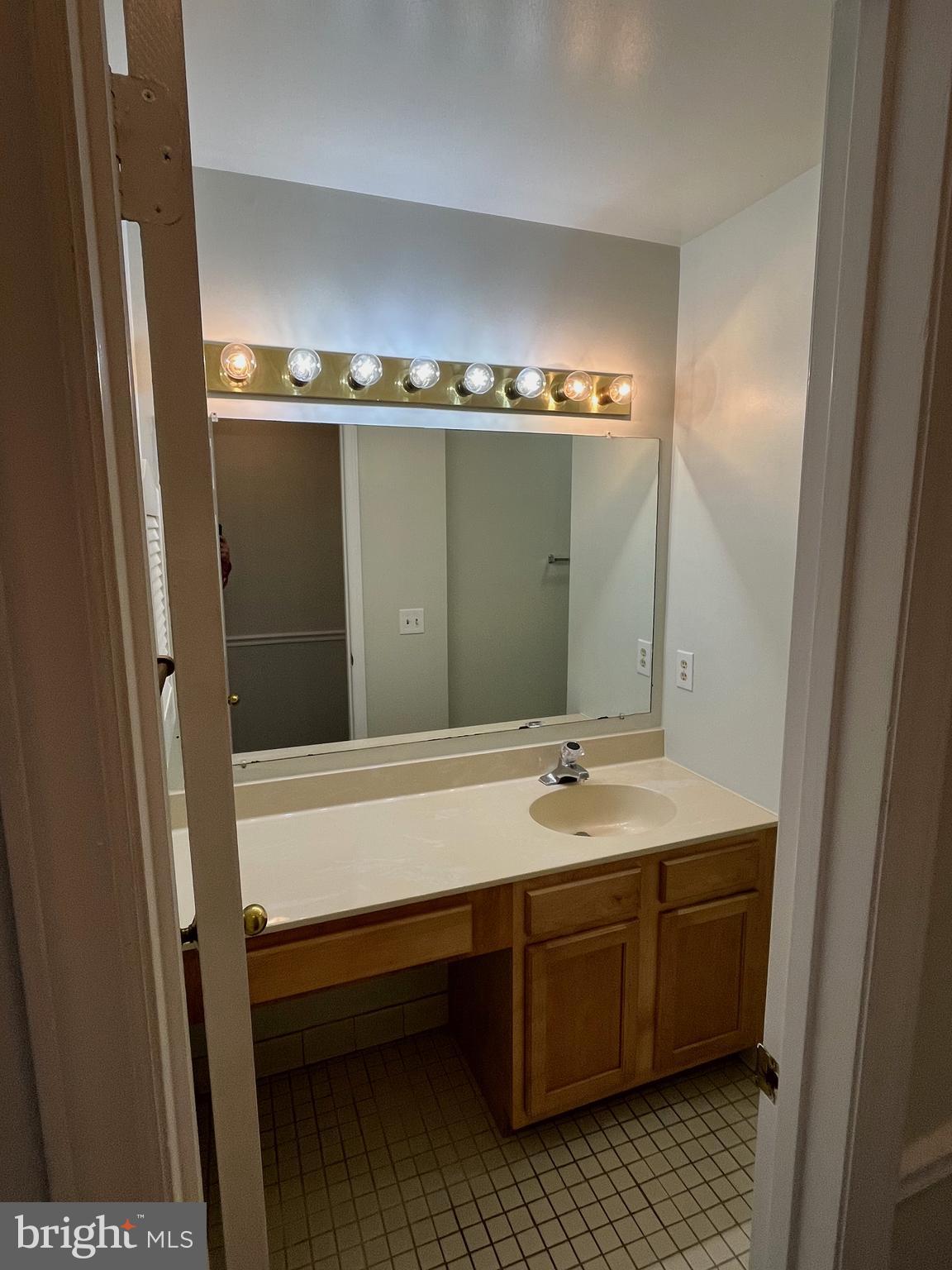 GABLES OF TUCKERMAN - Residential Lease