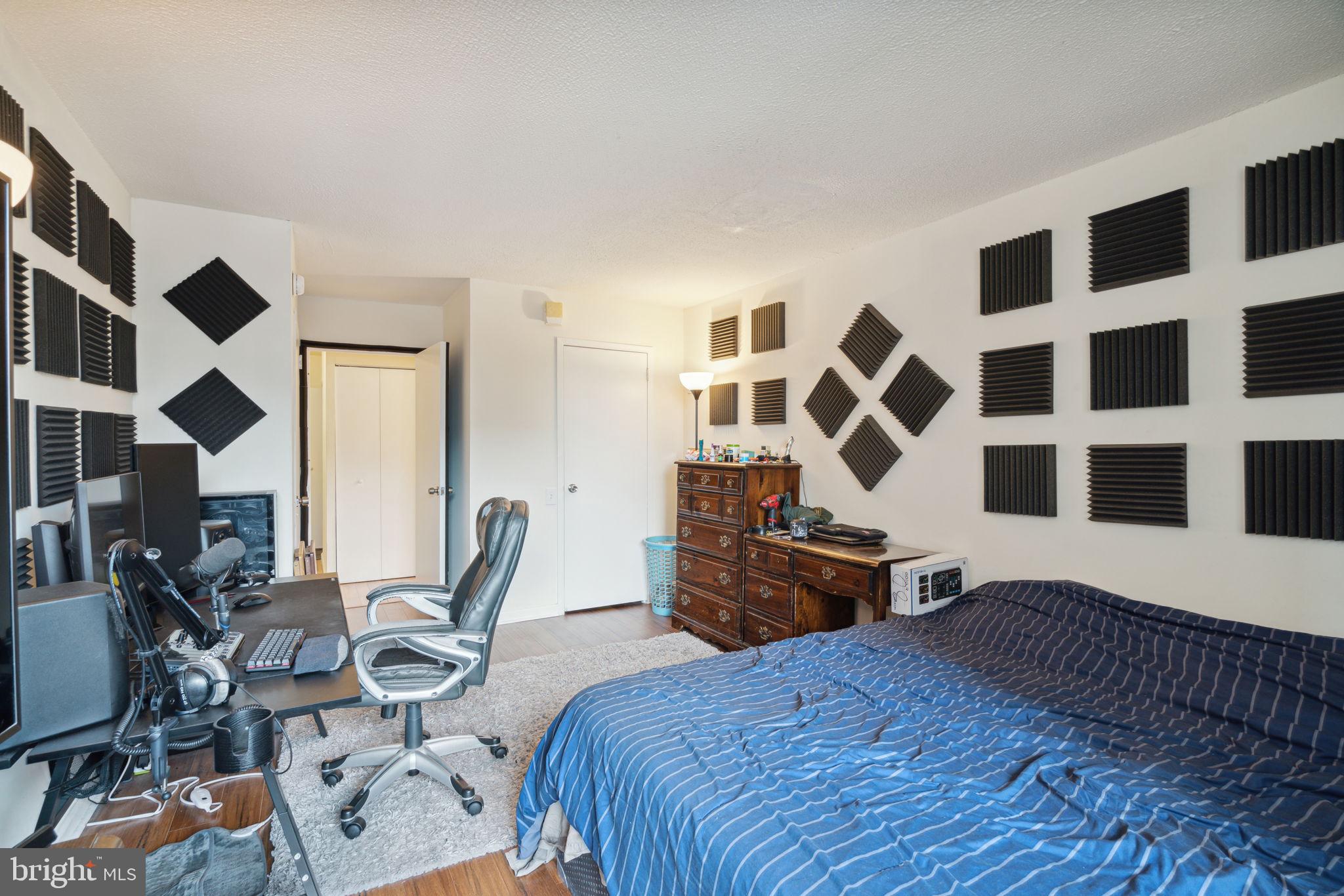 AVENUE OF THE ARTS - Residential