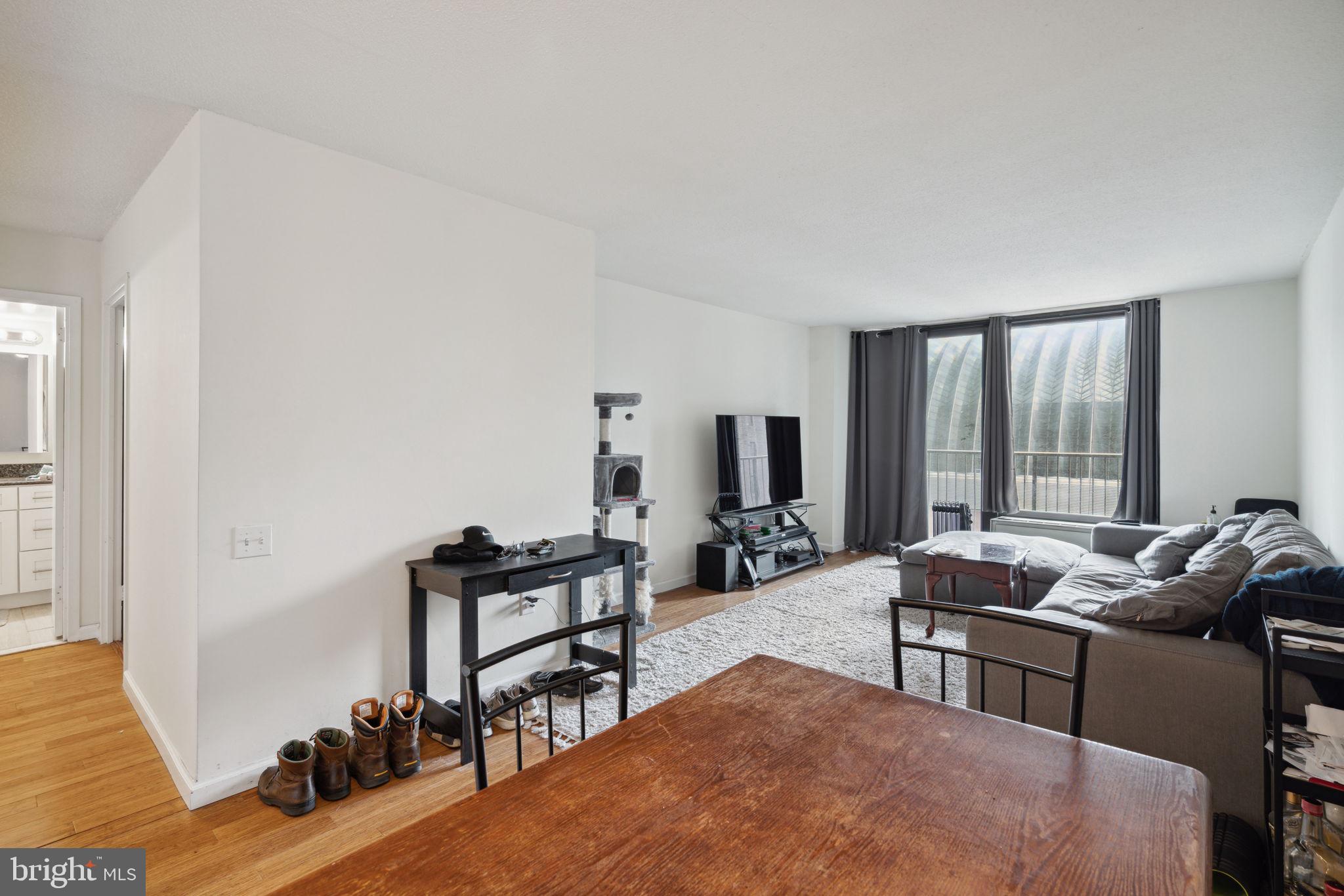 AVENUE OF THE ARTS - Residential