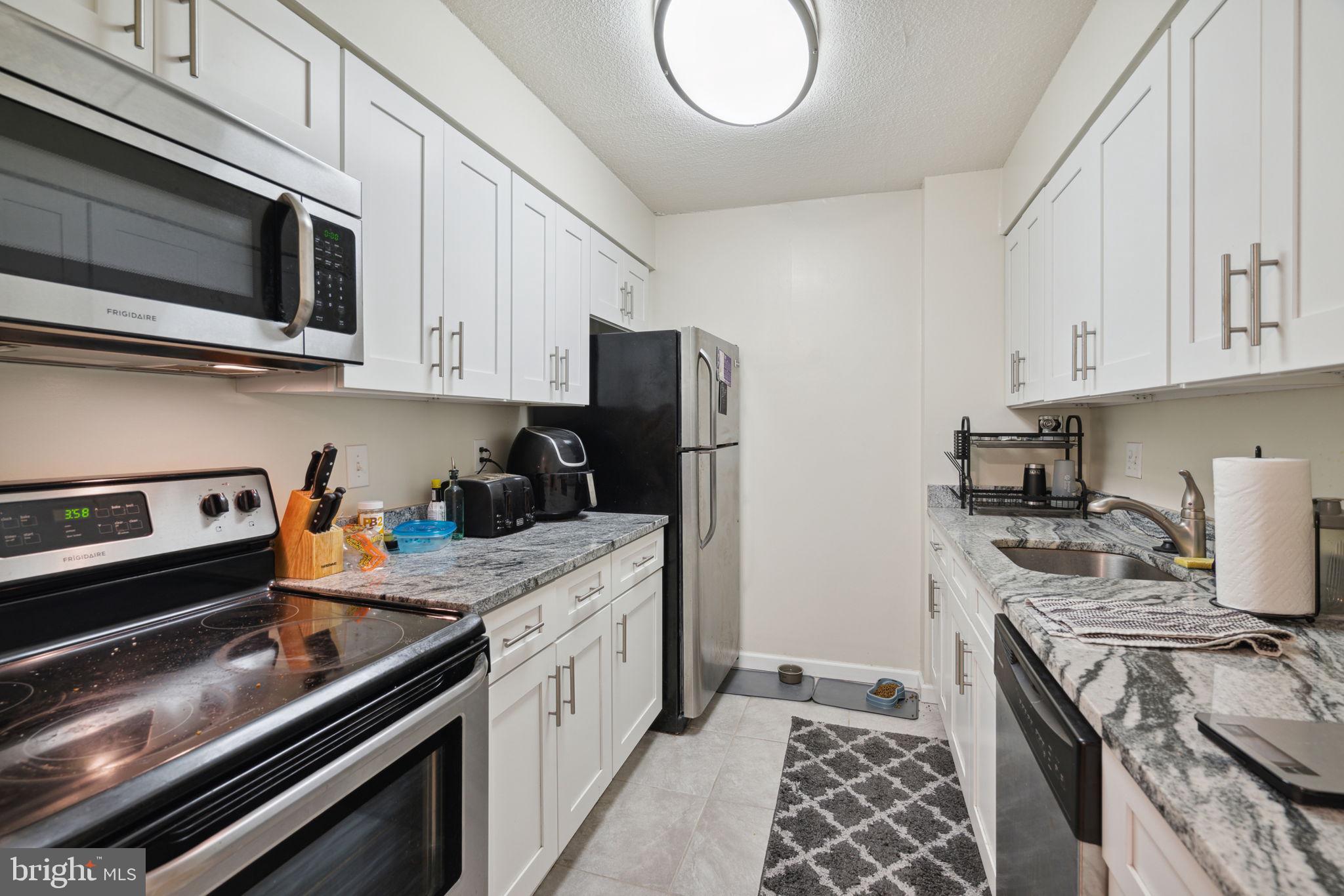 AVENUE OF THE ARTS - Residential