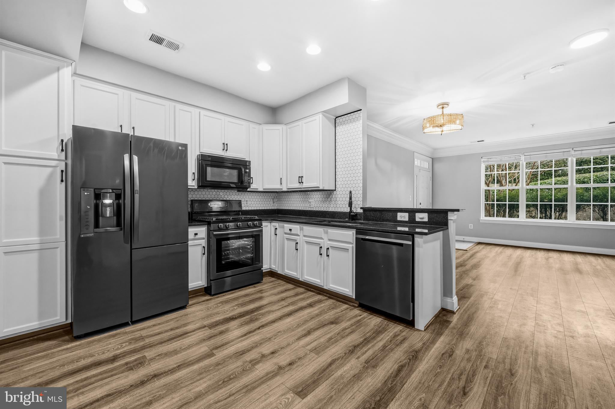HIGHLANDS CIRCLE CONDOMINIUM - Residential
