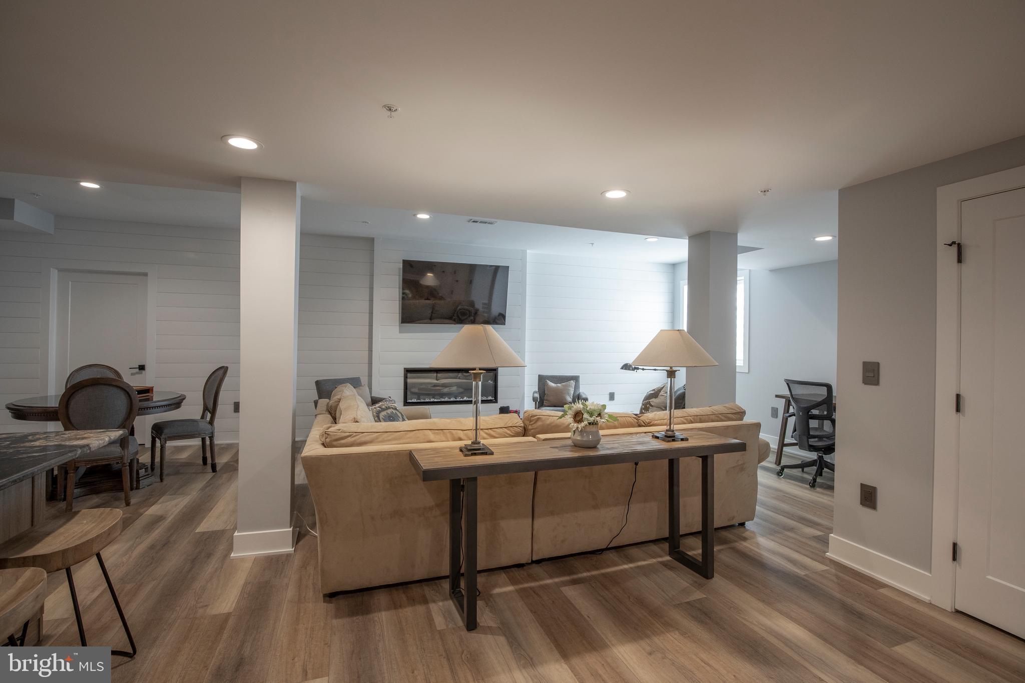 FENTONS CORNER - Residential