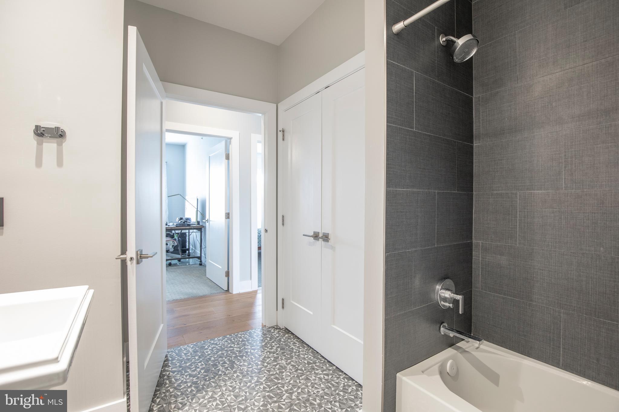 FENTONS CORNER - Residential