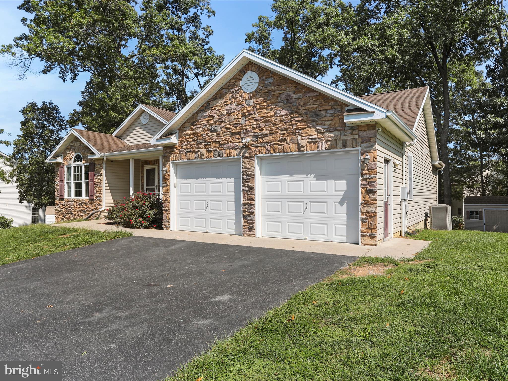 MIDDLE CREEK - Residential