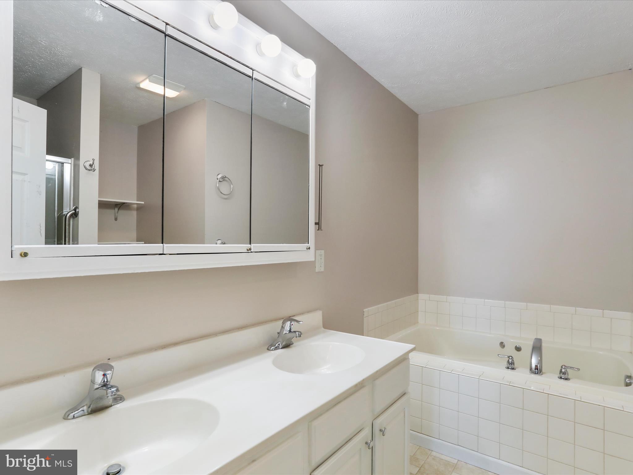 MIDDLE CREEK - Residential
