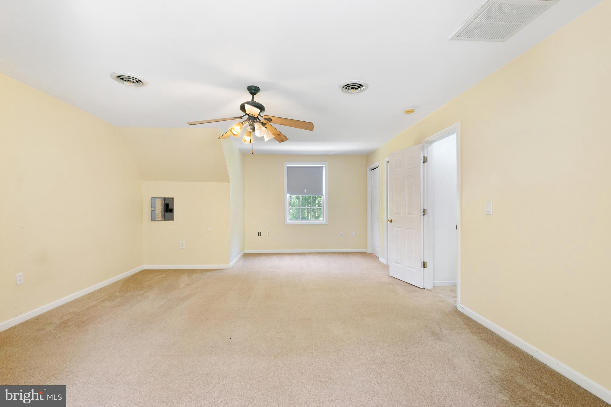 CHESAPEAKE LANDING - Residential