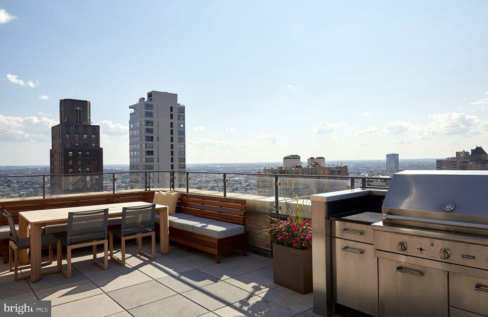 RITTENHOUSE SQUARE - Residential Lease