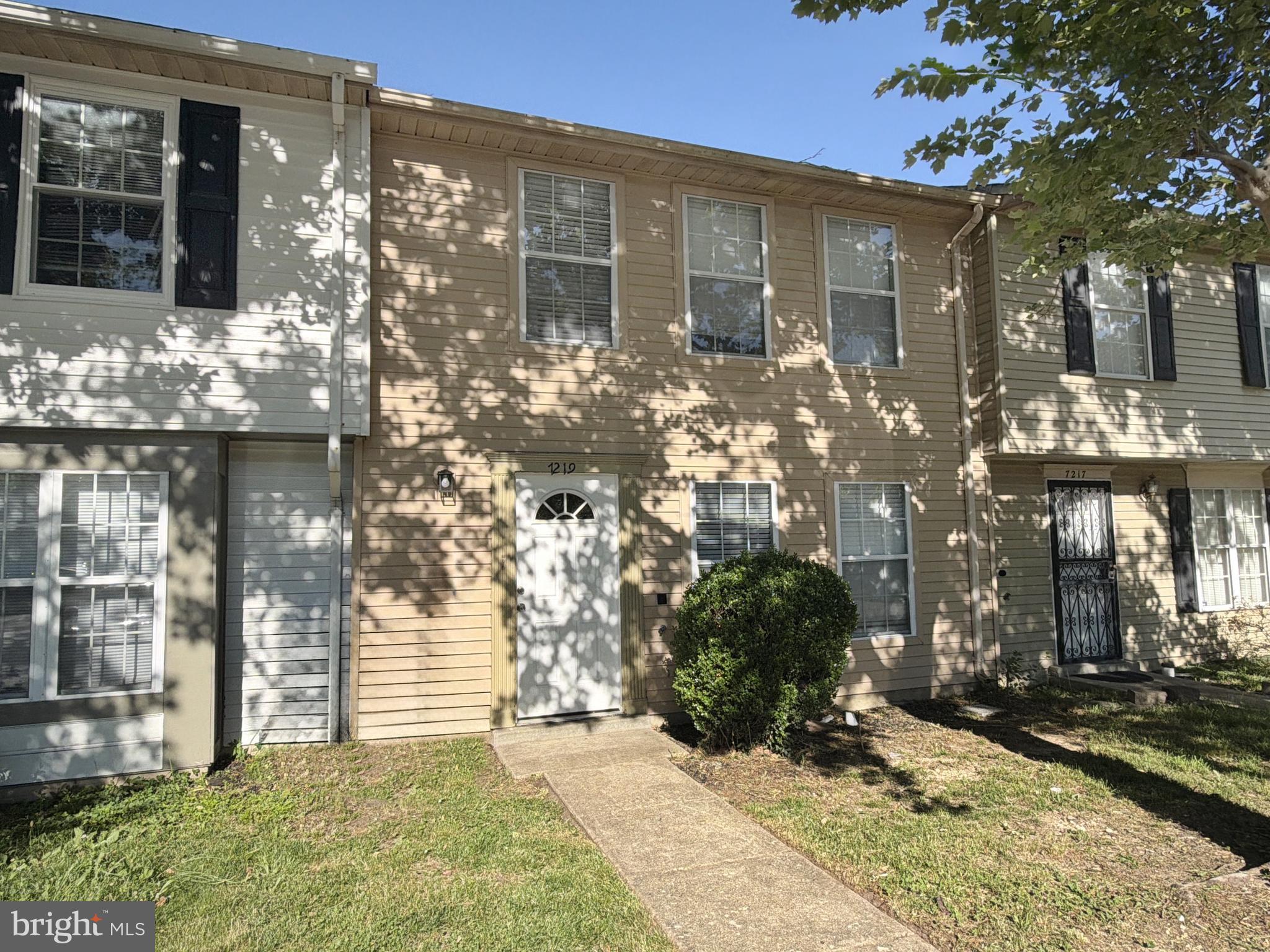 CLINTON PLAZA TOWNHOUSES - Residential