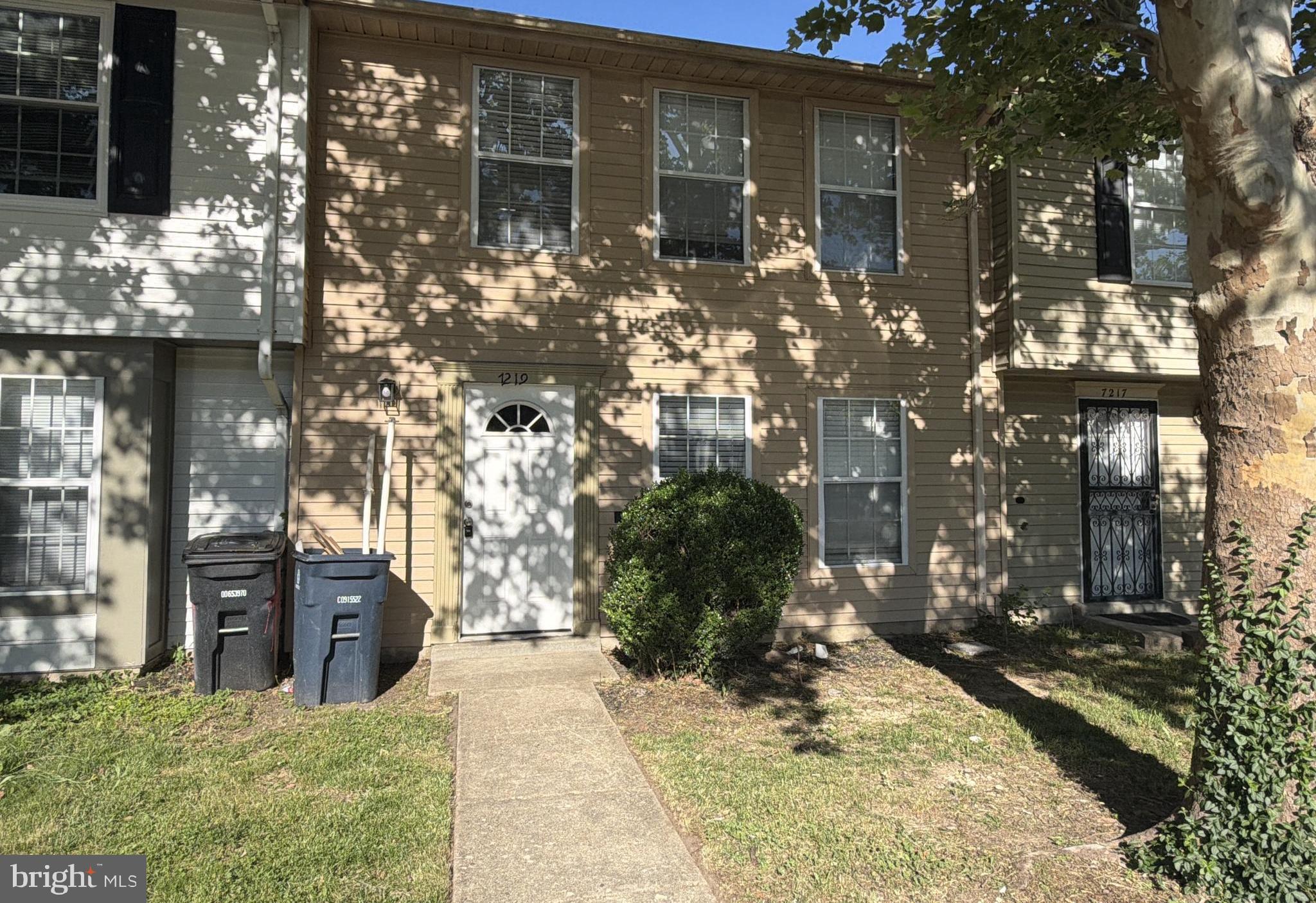 CLINTON PLAZA TOWNHOUSES - Residential