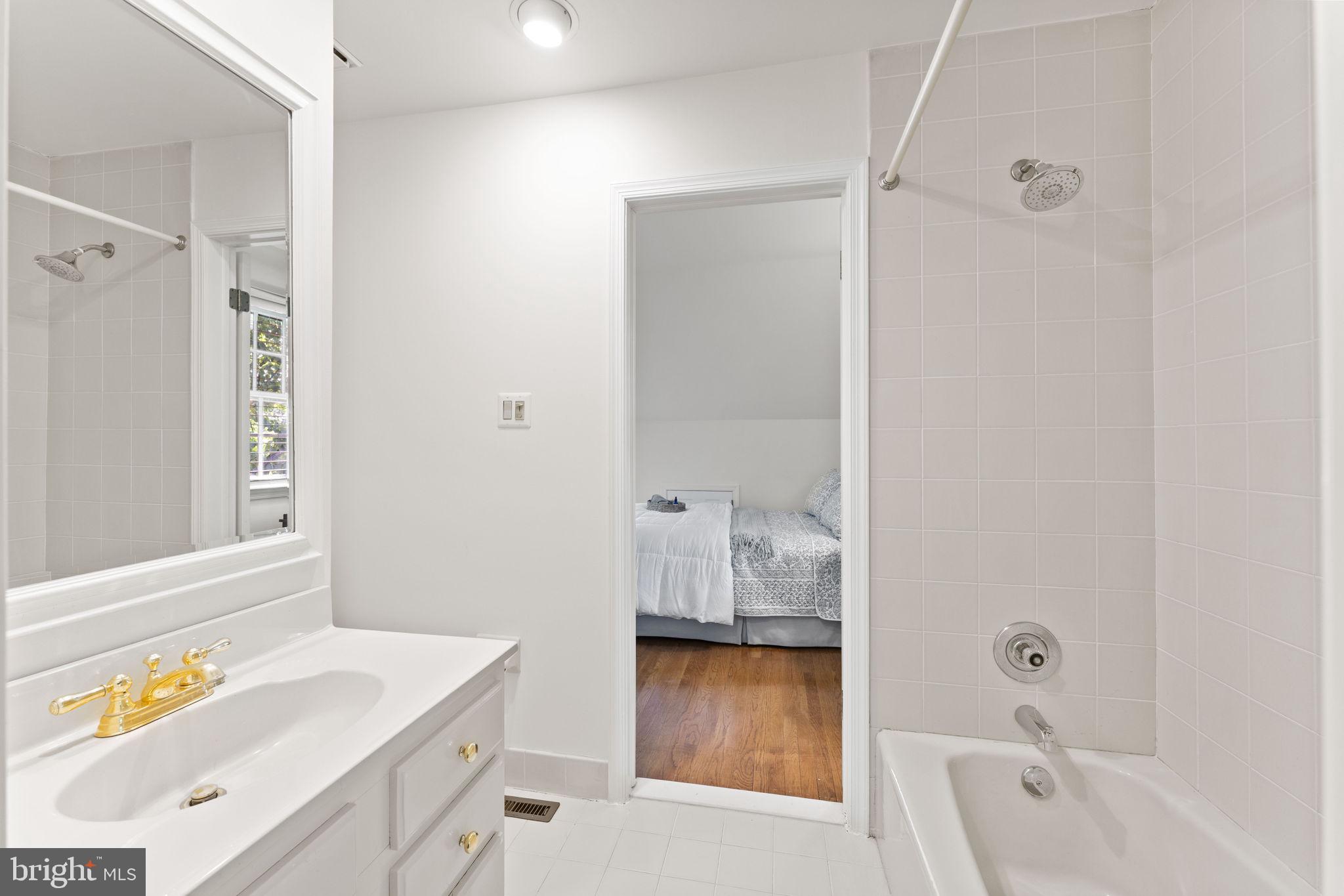WILLOWMERE - Residential