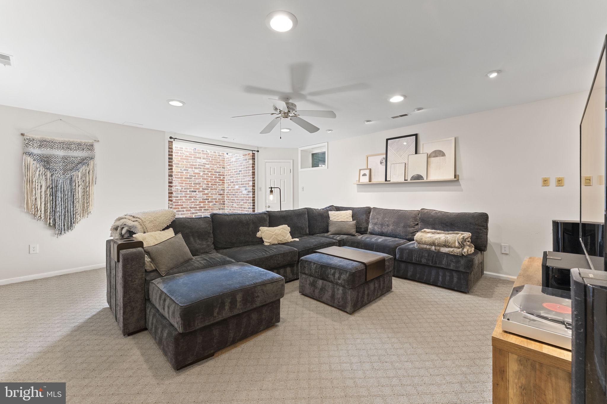 WILLOWMERE - Residential