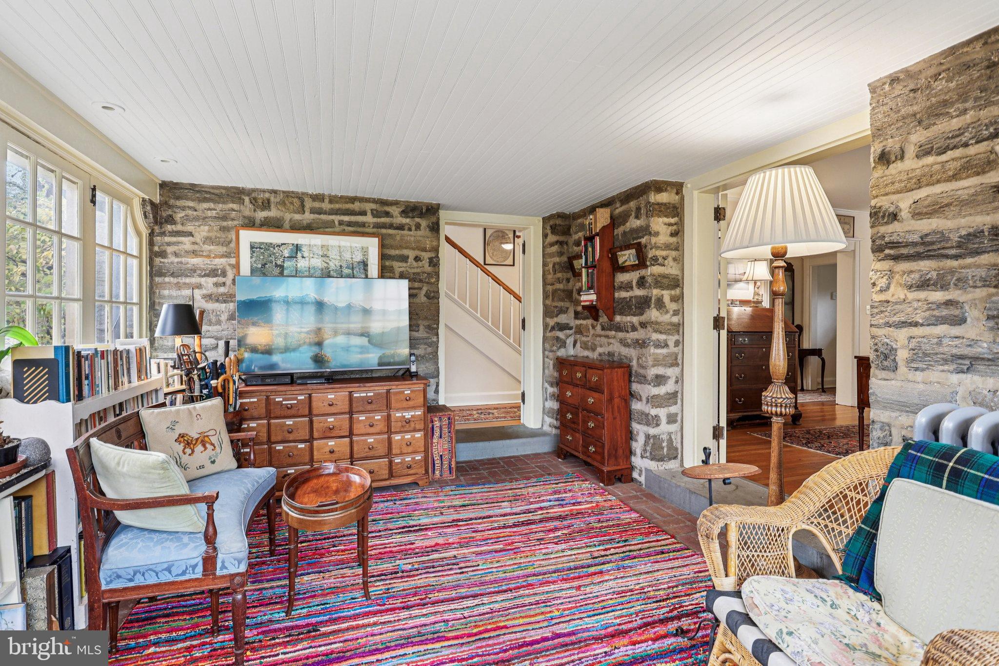 CHESTNUT HILL - Residential