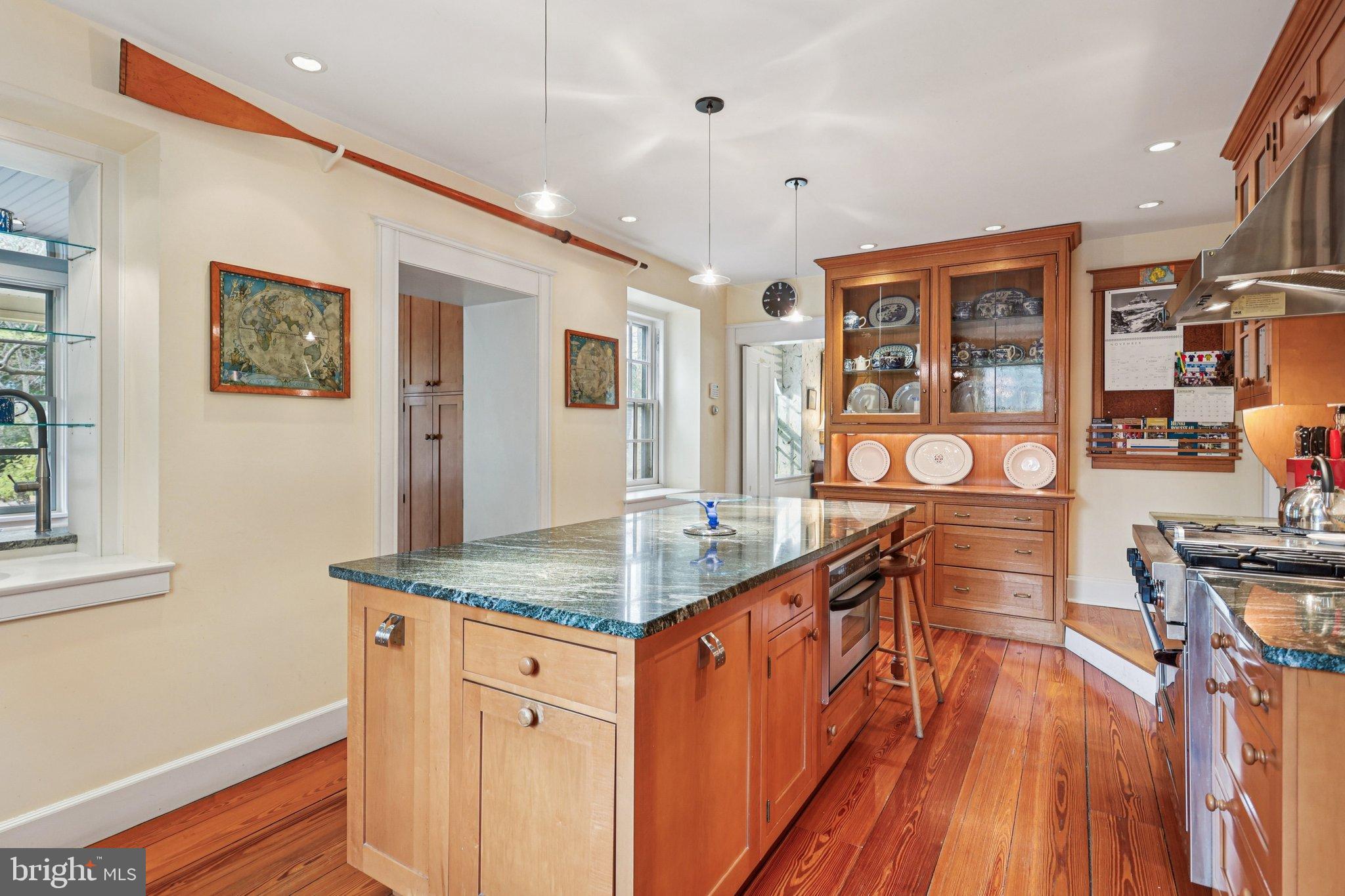 CHESTNUT HILL - Residential