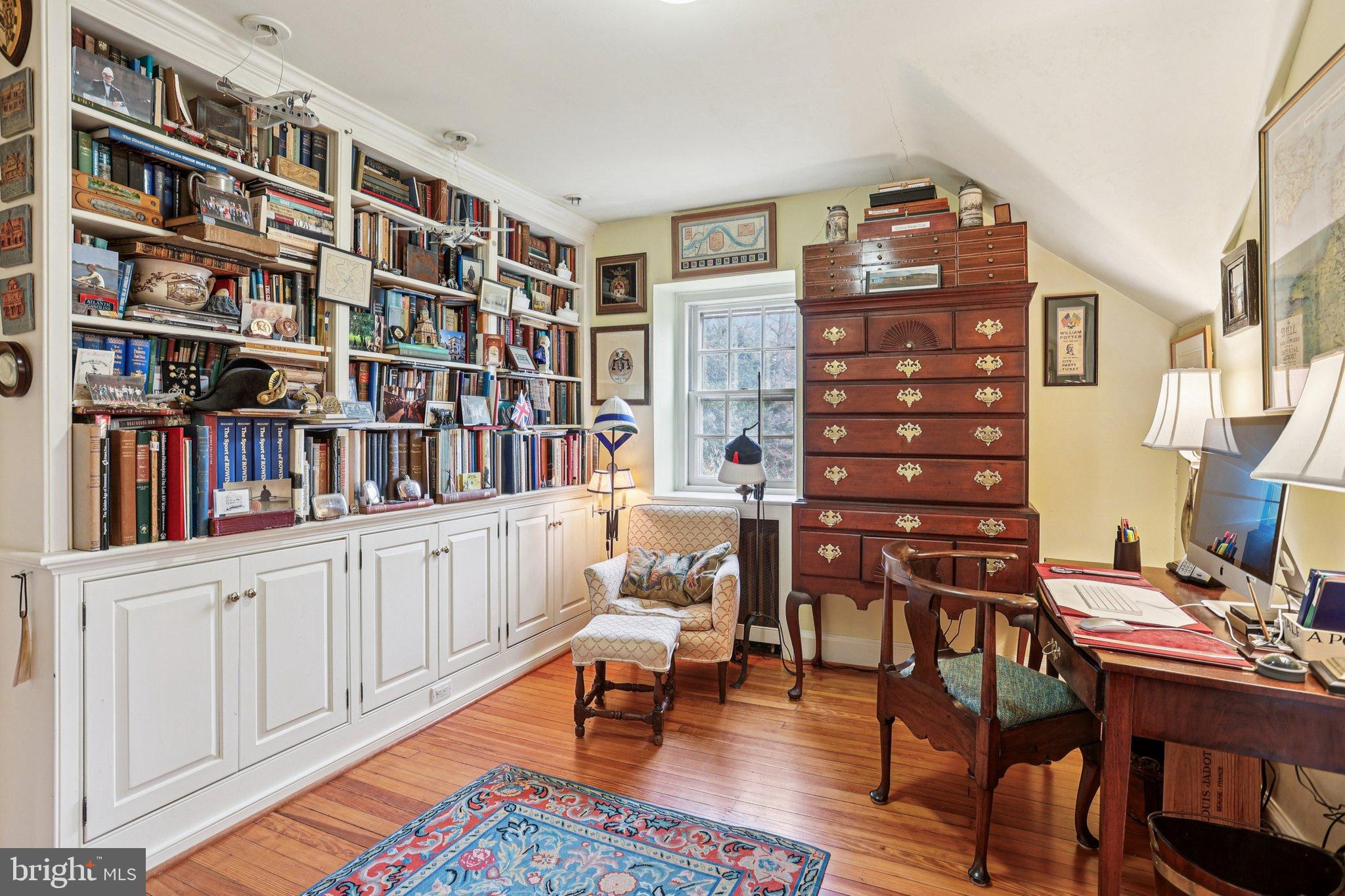 CHESTNUT HILL - Residential