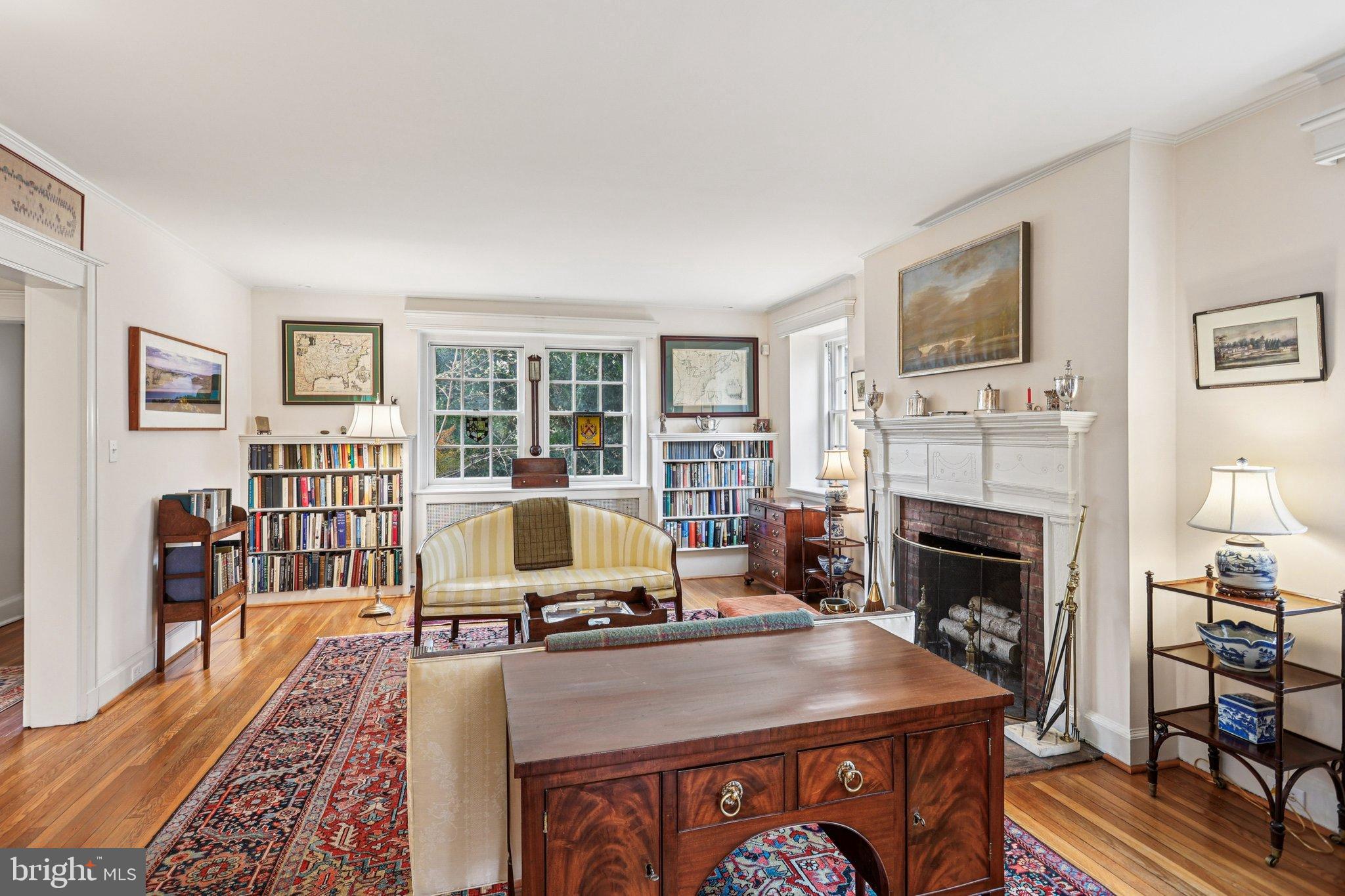 CHESTNUT HILL - Residential