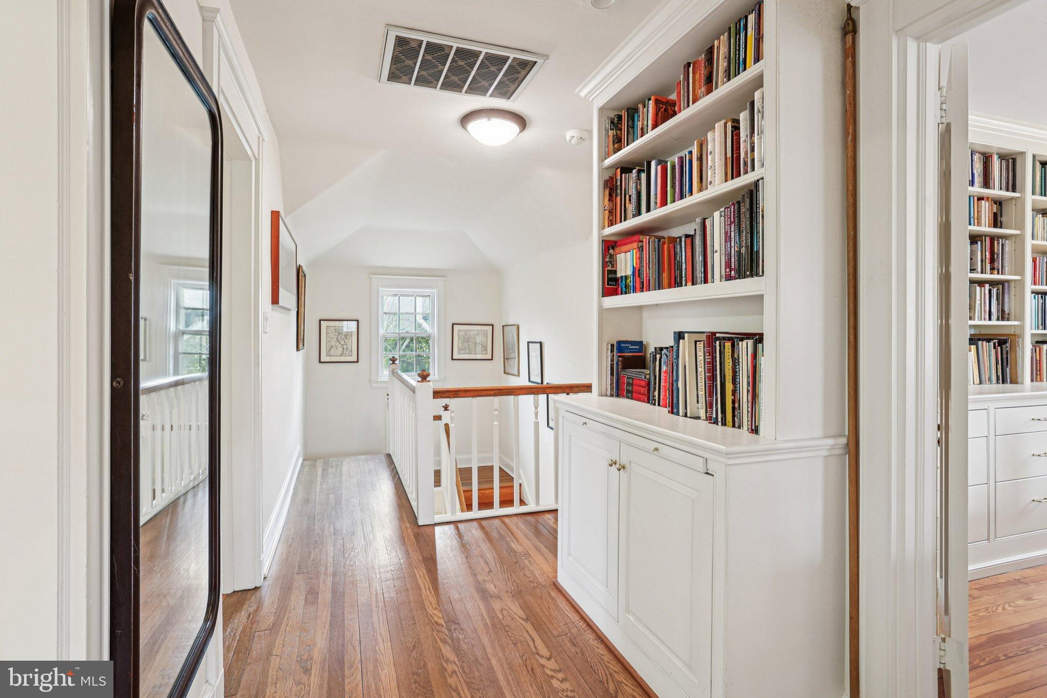 CHESTNUT HILL - Residential