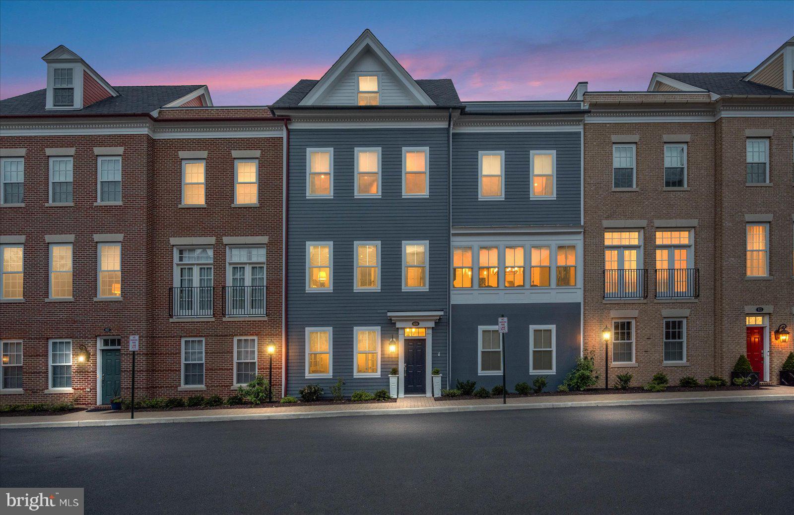 THE TOWNS AT ABINGDON PLACE - Residential