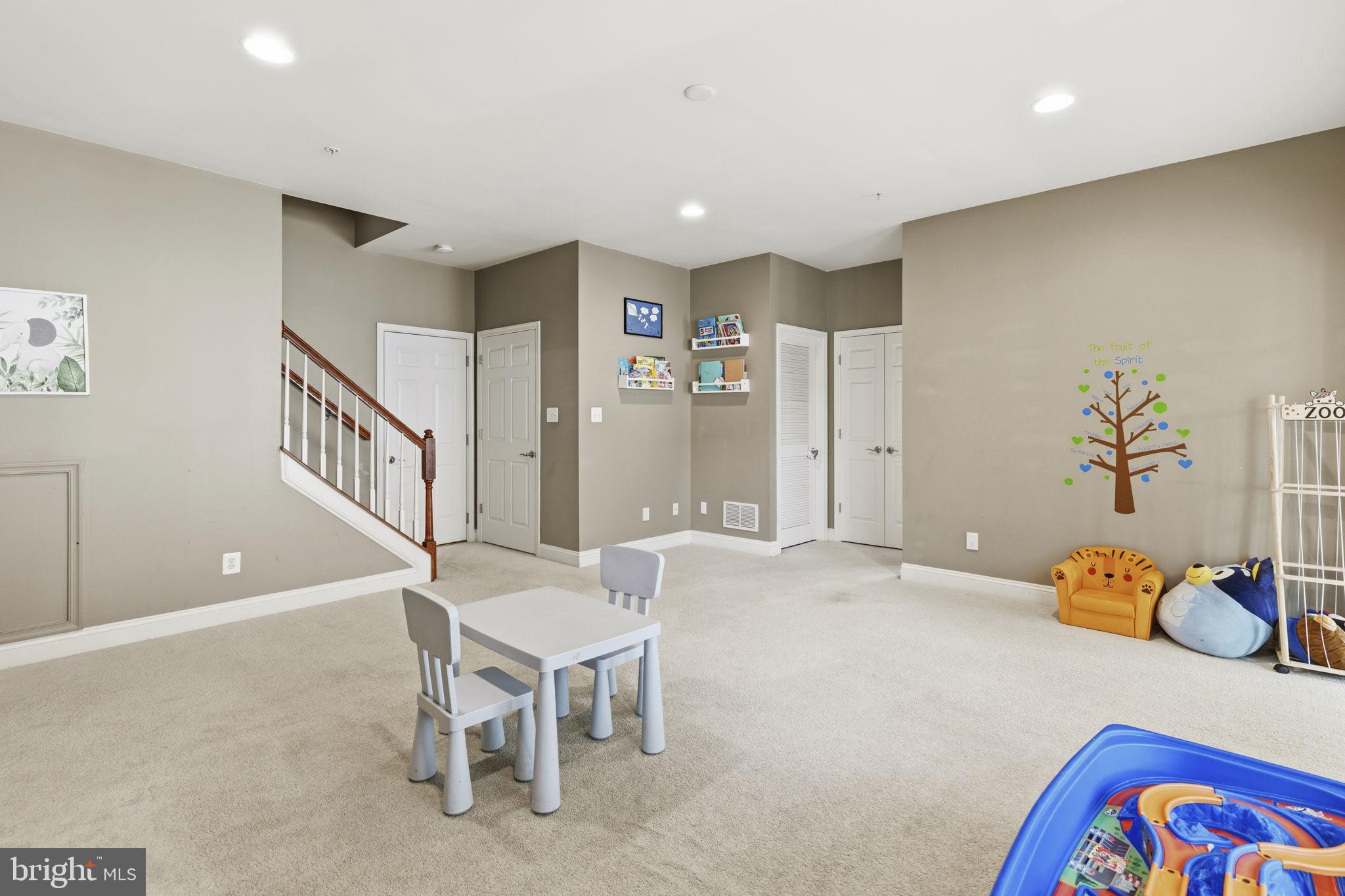 MONMOUTH MEADOWS - Residential