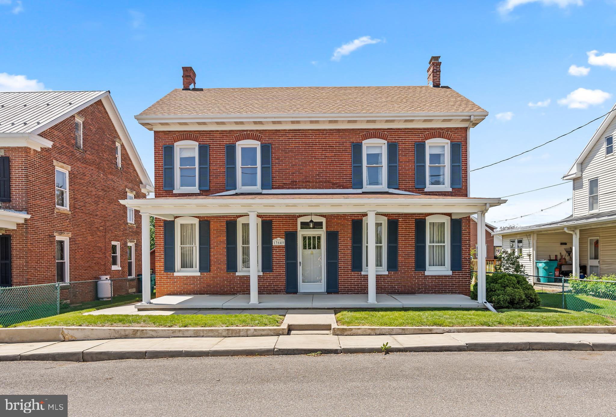 MAUGANSVILLE - Residential