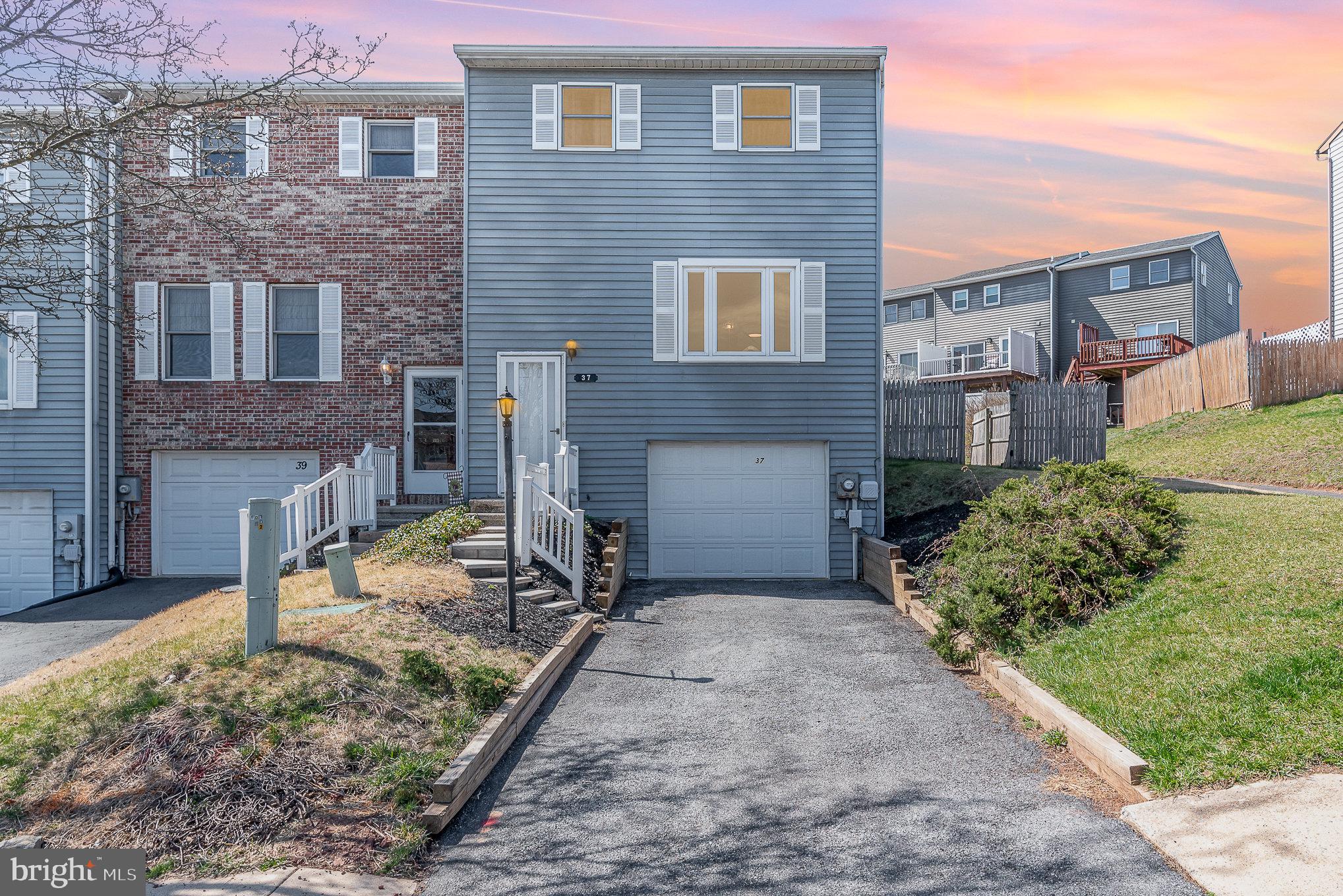**** WE HAVE RECEVIED MULTIPLE OFFERS AND HAVE SET A DEADLINE FOR THURSDAY 4/3 AT 5PM ****  


WELCOME TO 37 BILL DUGAN DR.
 LOCATED IN VALLEY GREEN VILLAGE WEST.
THIS 3 BD 1.5 BA IS CLOSE TO SHOPPING AND ALL THE AREA HAS TO OFFER EASY ACCESS TO I83
HAS BEEN VERY WELL MAINTAINTED AND IS READY FOR YOU TO CALL HOME
SCHEDULE YOUR PRIVATE SHOWING SOON BECAUSE THIS ONE WON'T LAST LONG!