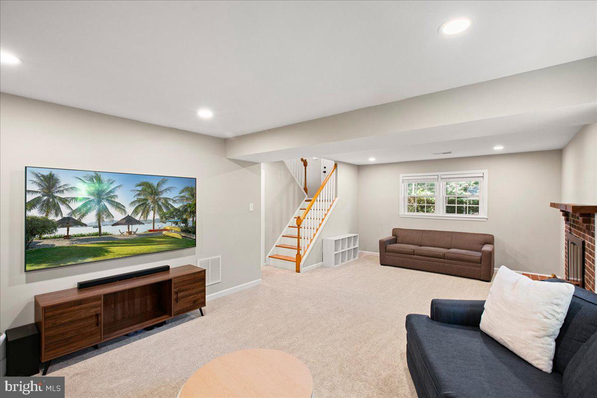 LAKE RIDGE - Residential