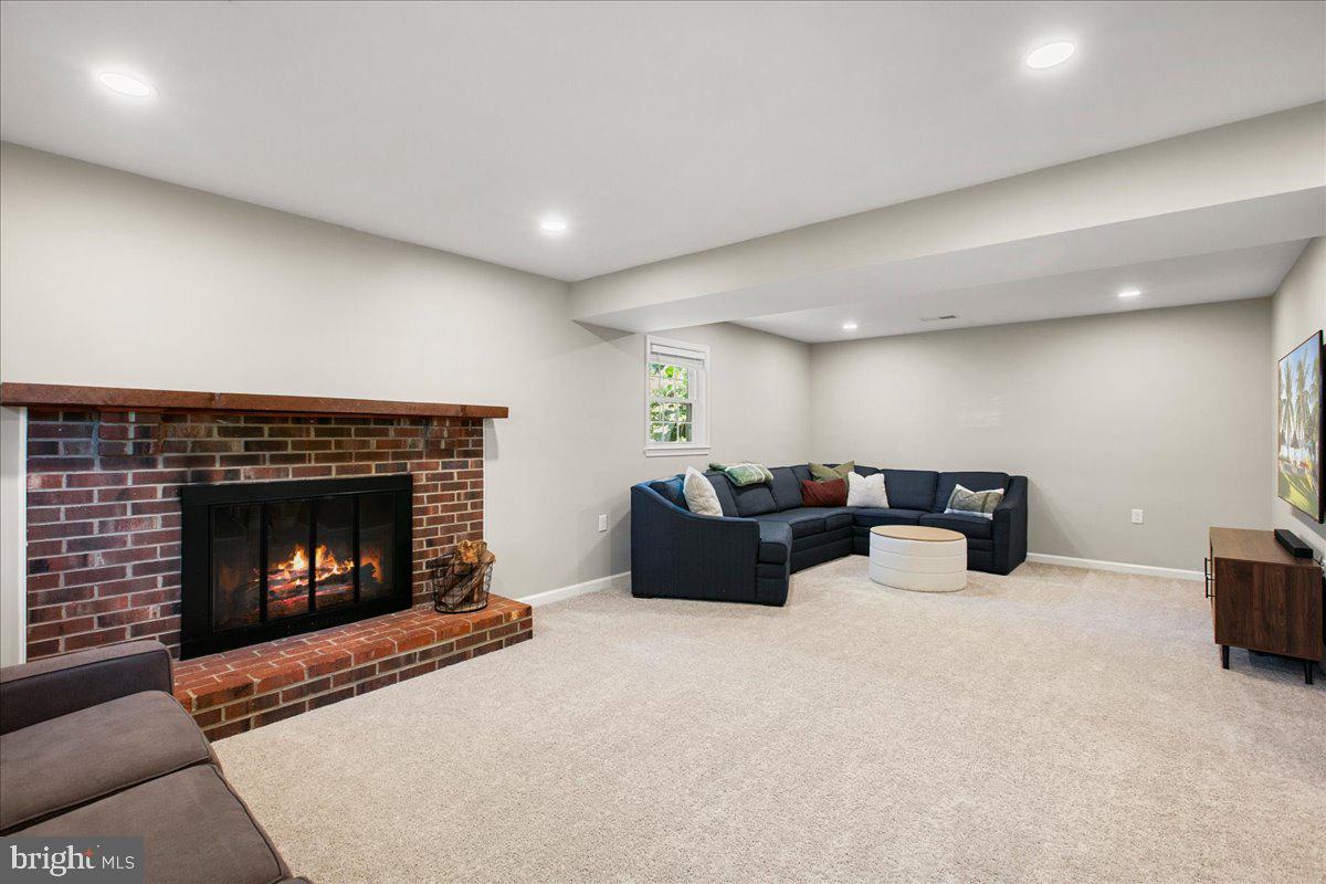 LAKE RIDGE - Residential