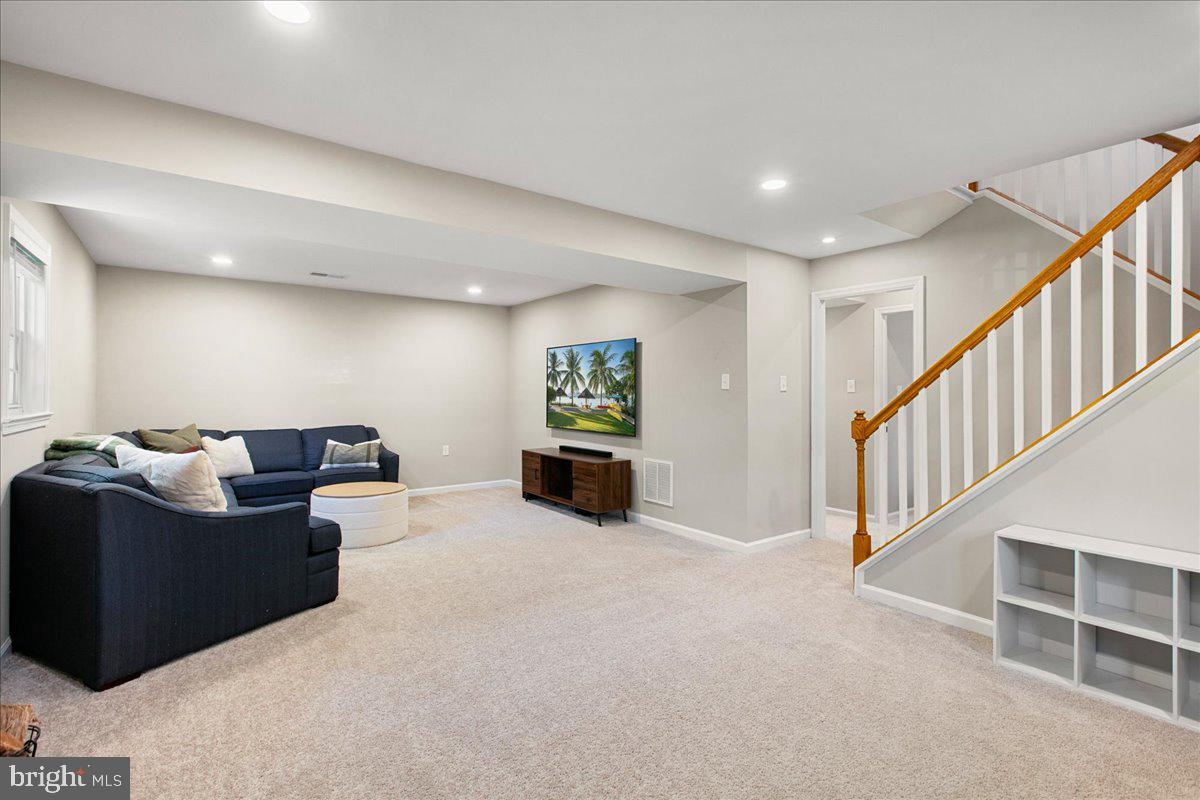 LAKE RIDGE - Residential