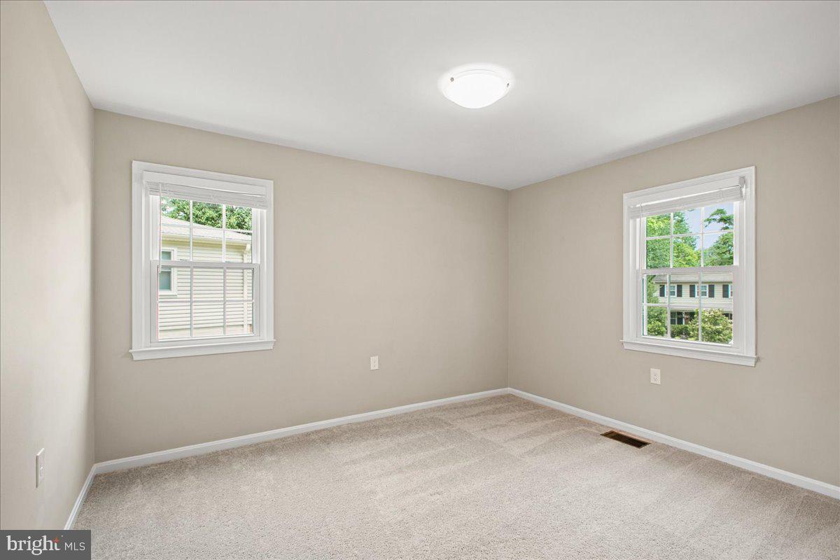 LAKE RIDGE - Residential