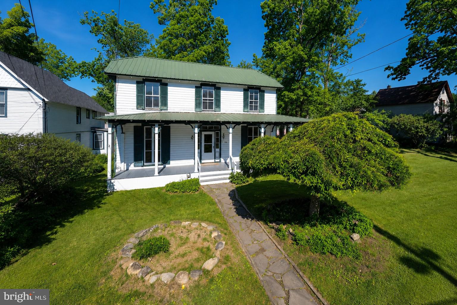 MOUNTAIN LAKE PARK - Residential
